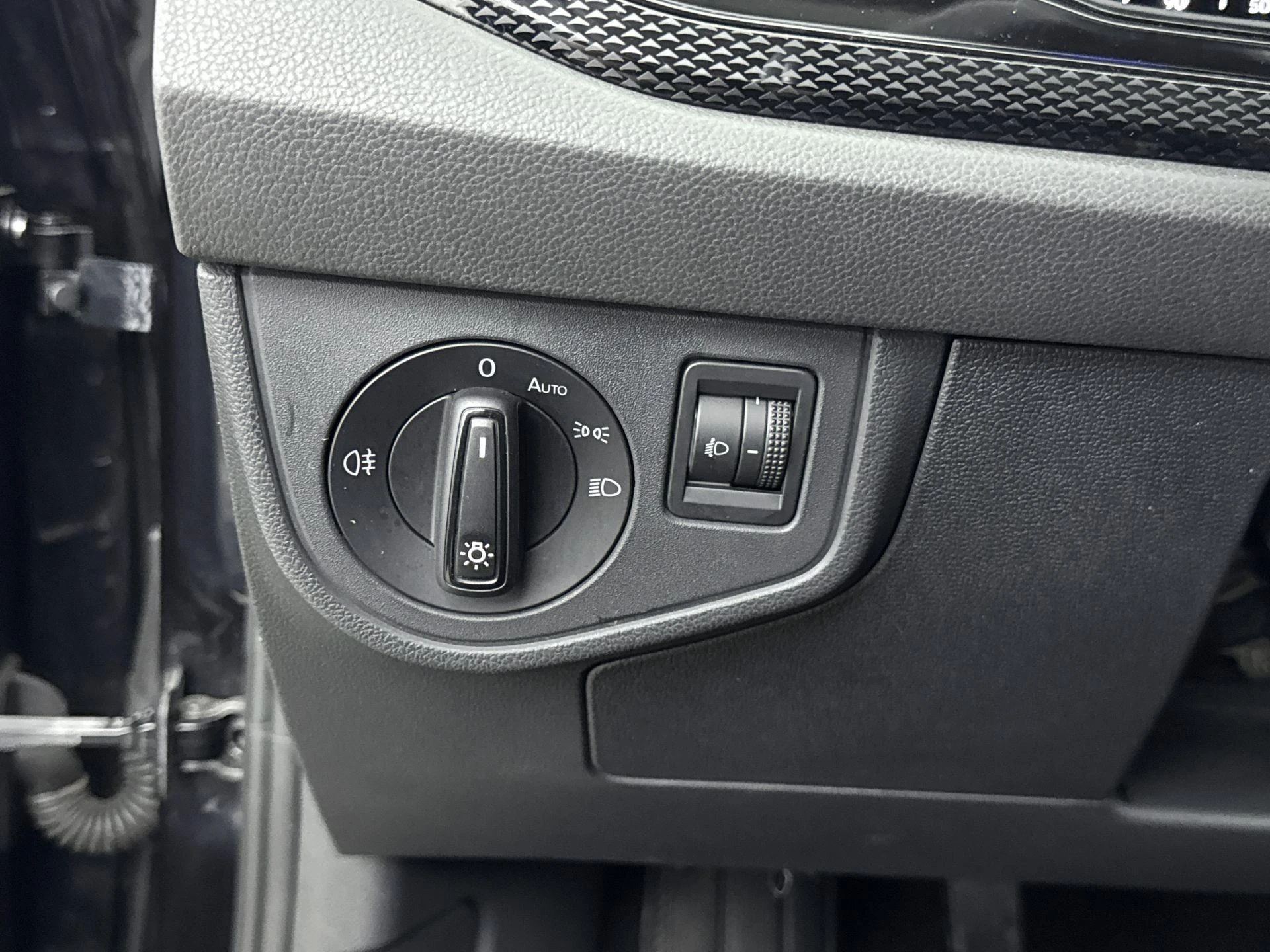 Volkswagen-Polo-image-19