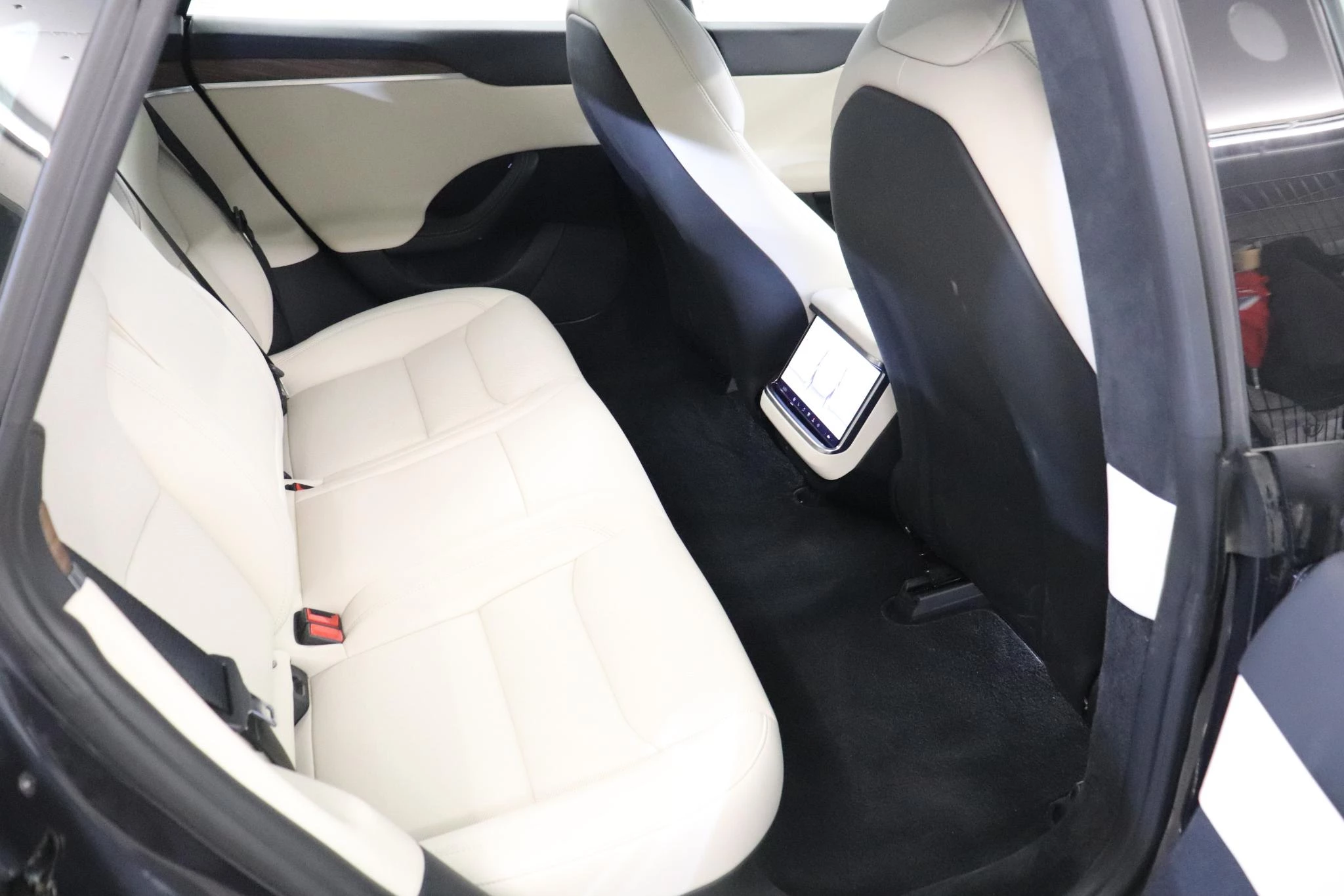 Tesla-Model S-image-11