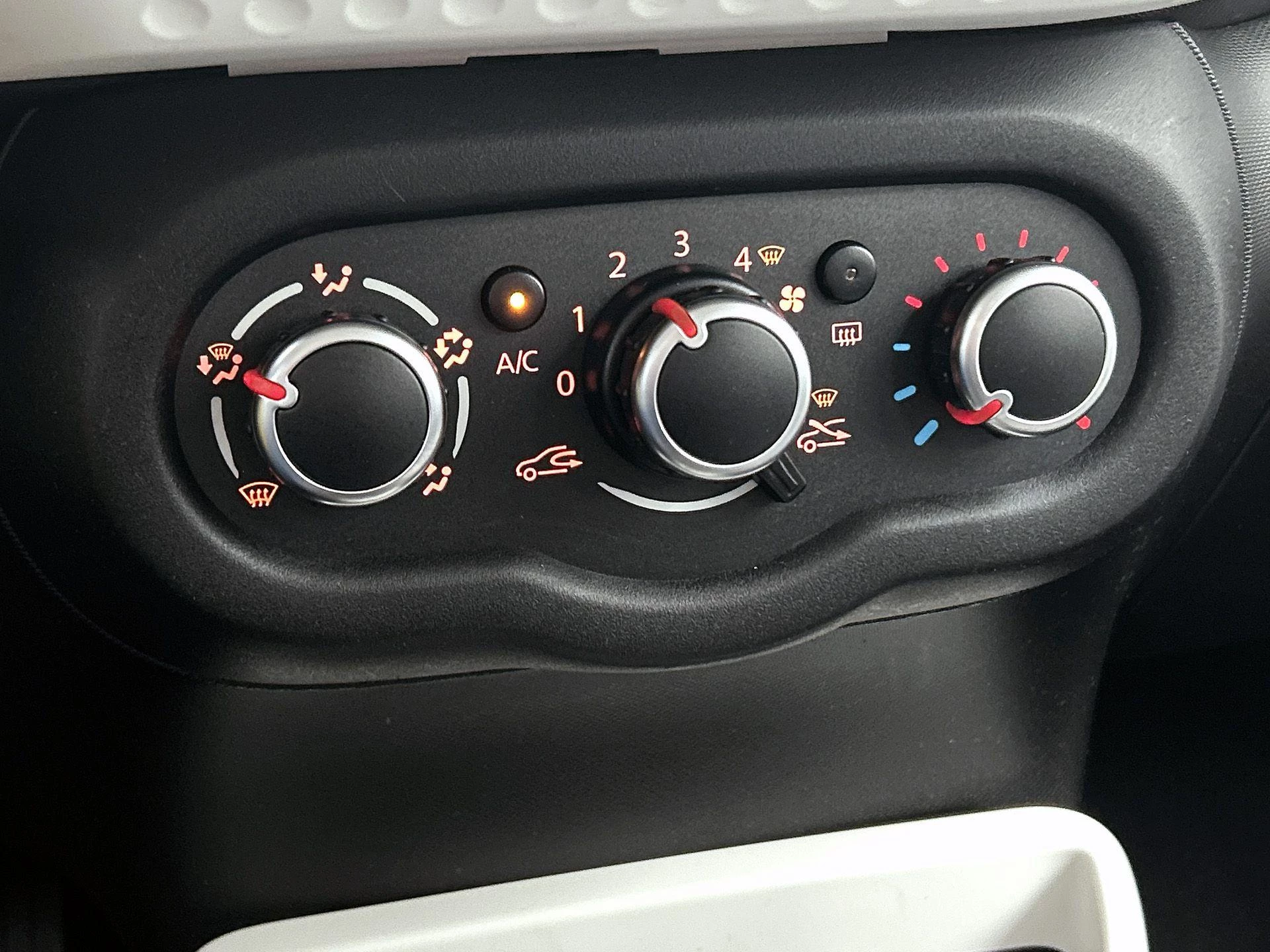 Renault-Twingo-image-22