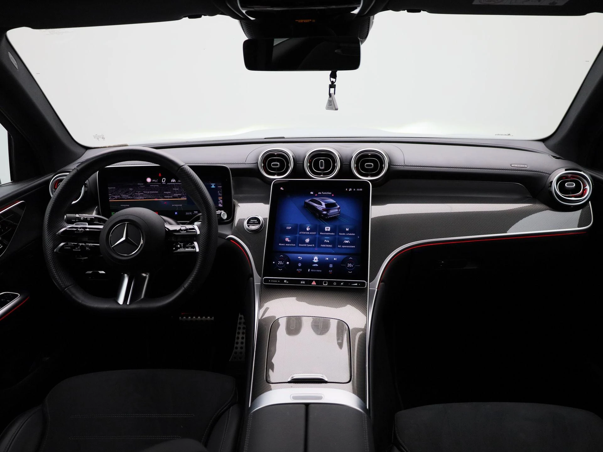 Mercedes-Benz-GLC-image-40