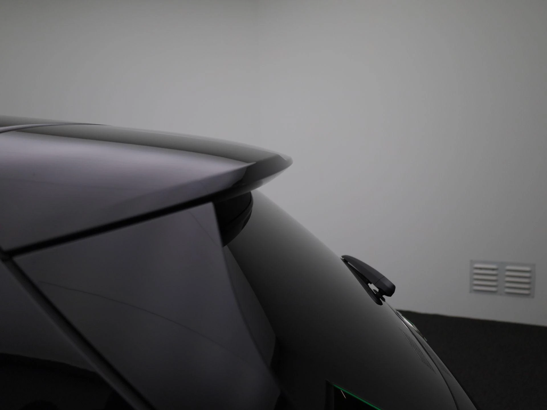Mercedes-Benz-GLC-image-46