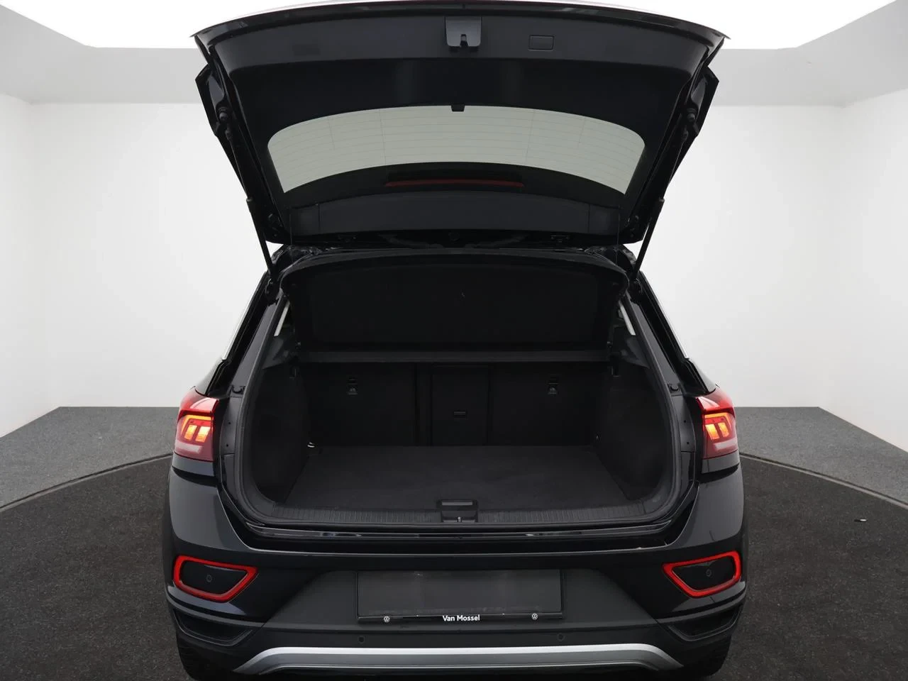 Volkswagen-T-Roc-image-8