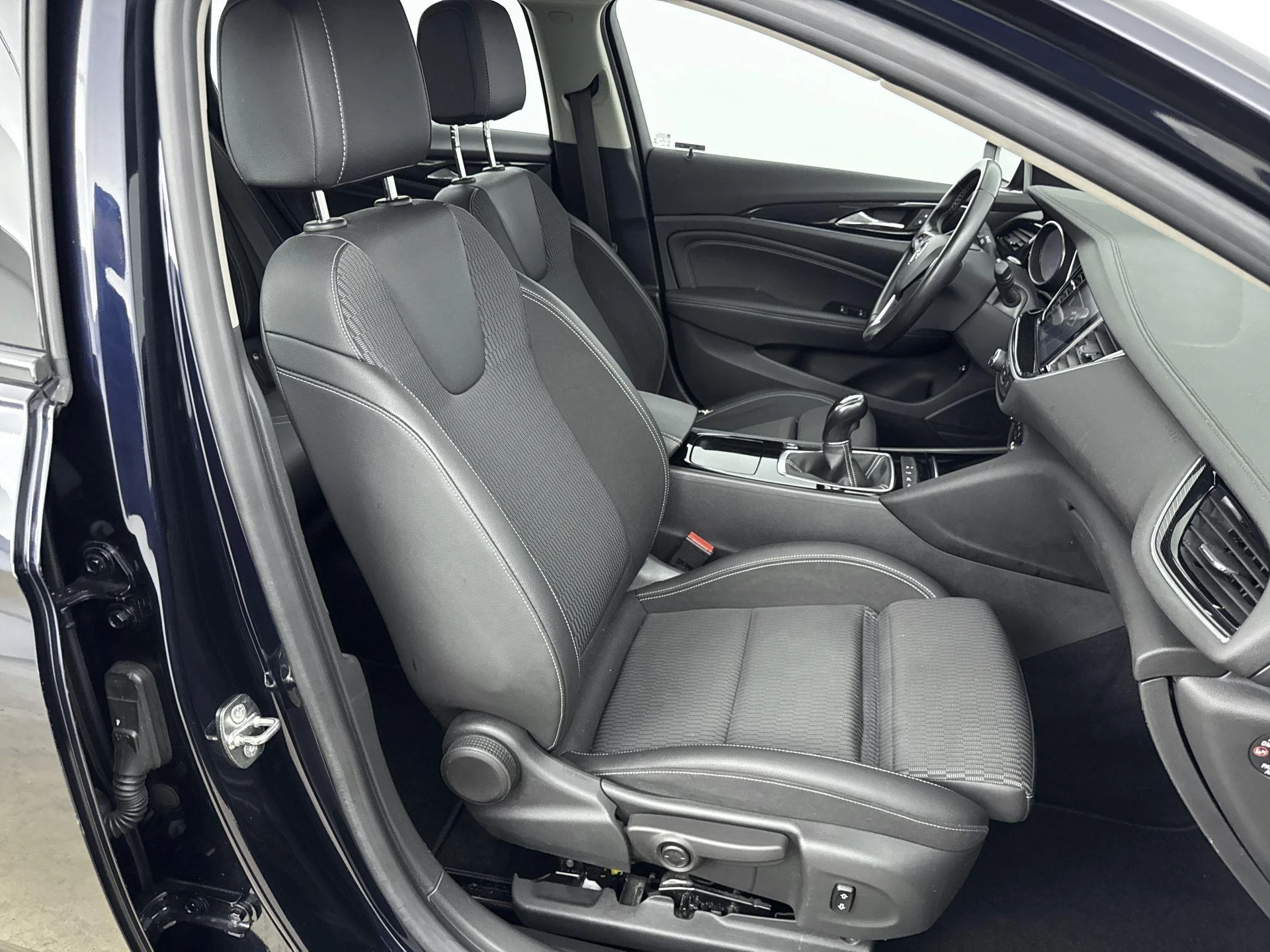 Opel-Insignia-image-28