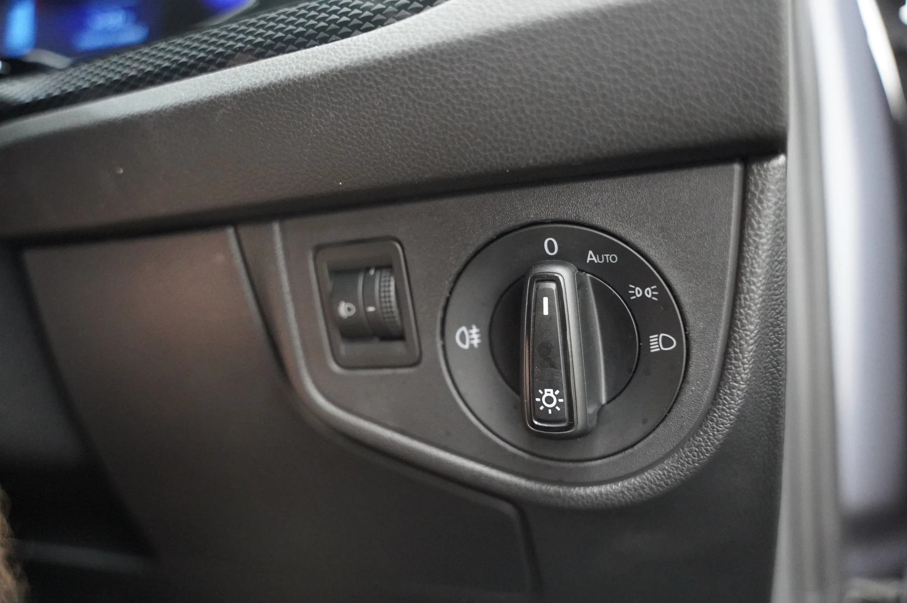 Volkswagen-Polo-image-19