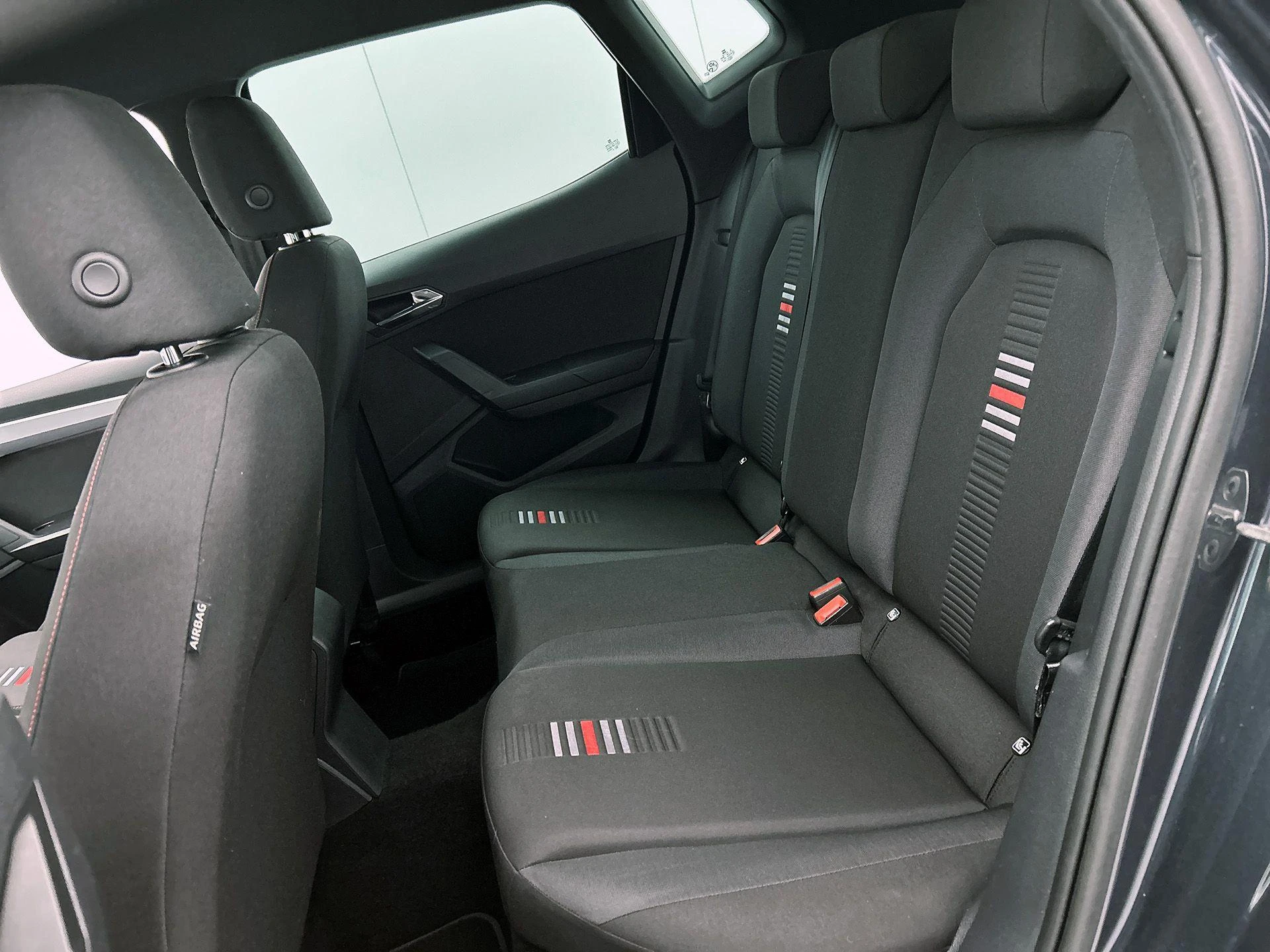 SEAT-Arona-image-24