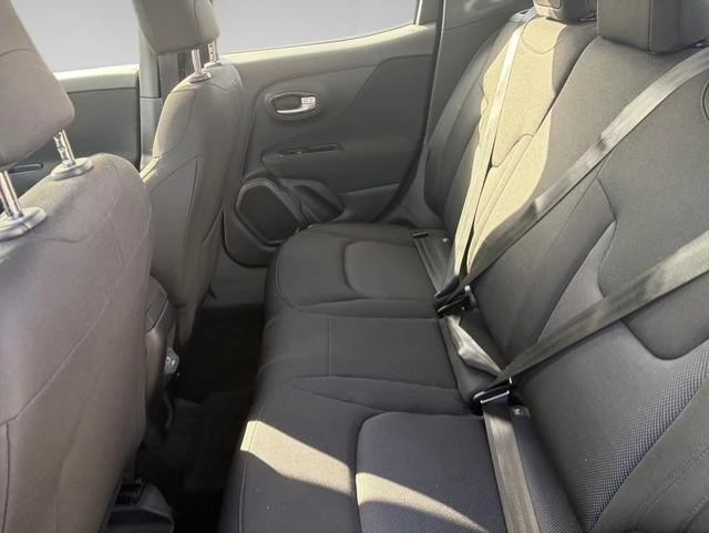 Jeep-Renegade-image-10