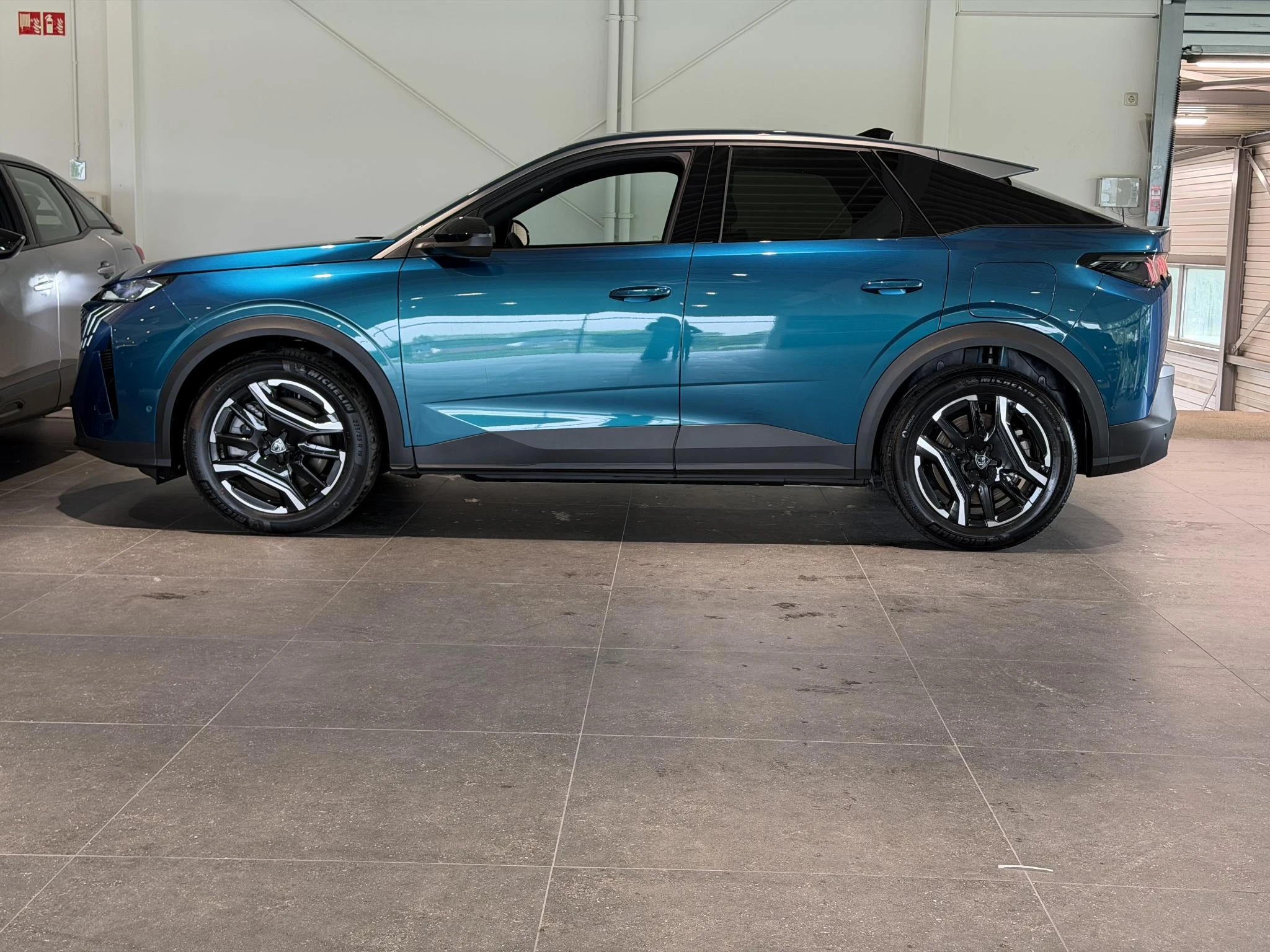 Peugeot-e-3008-image-7