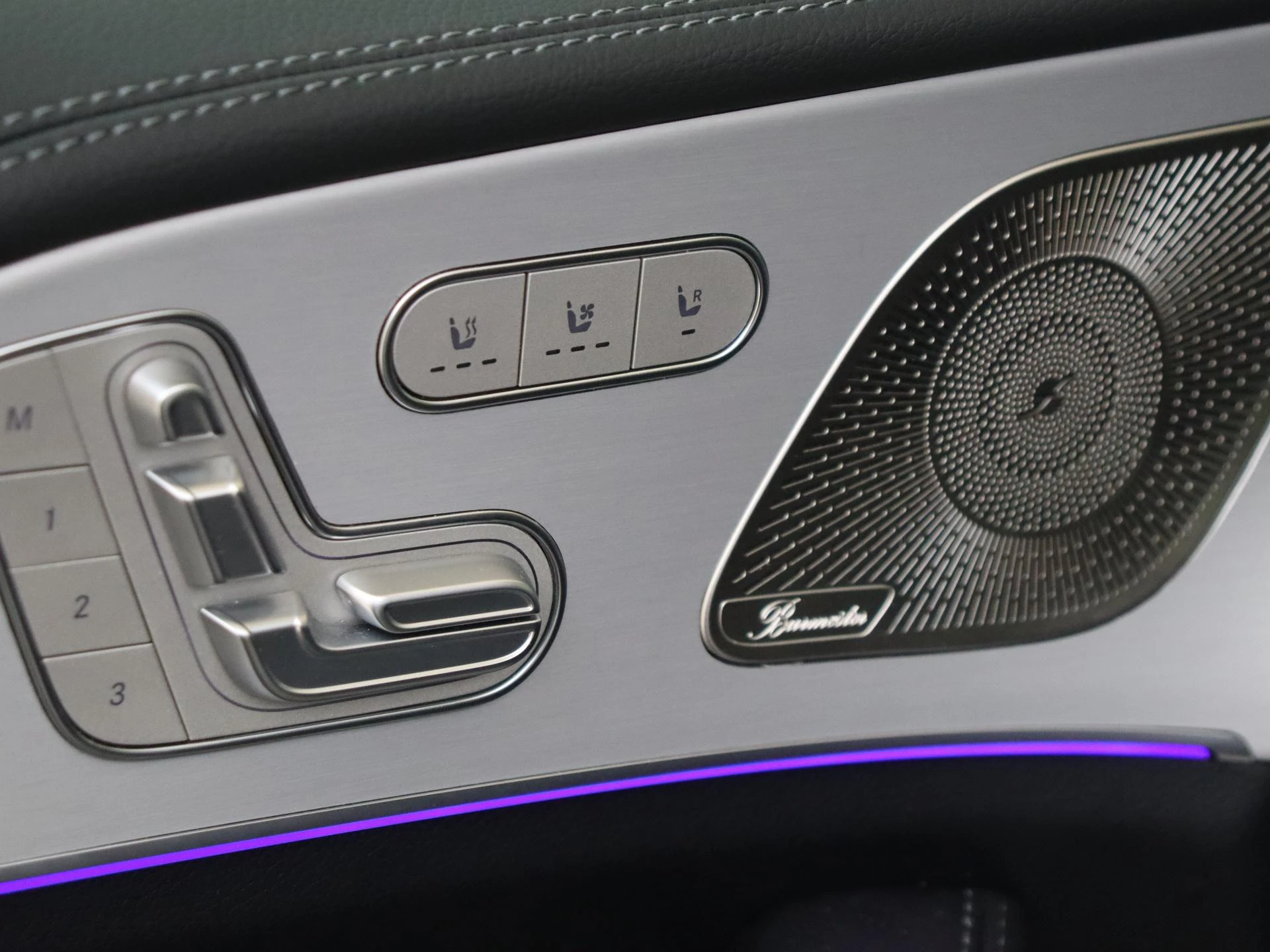 Mercedes-Benz-GLE-image-25