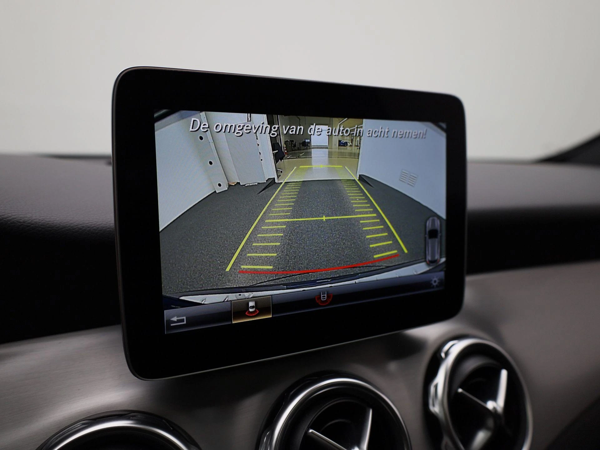 Mercedes-Benz-GLA-image-28