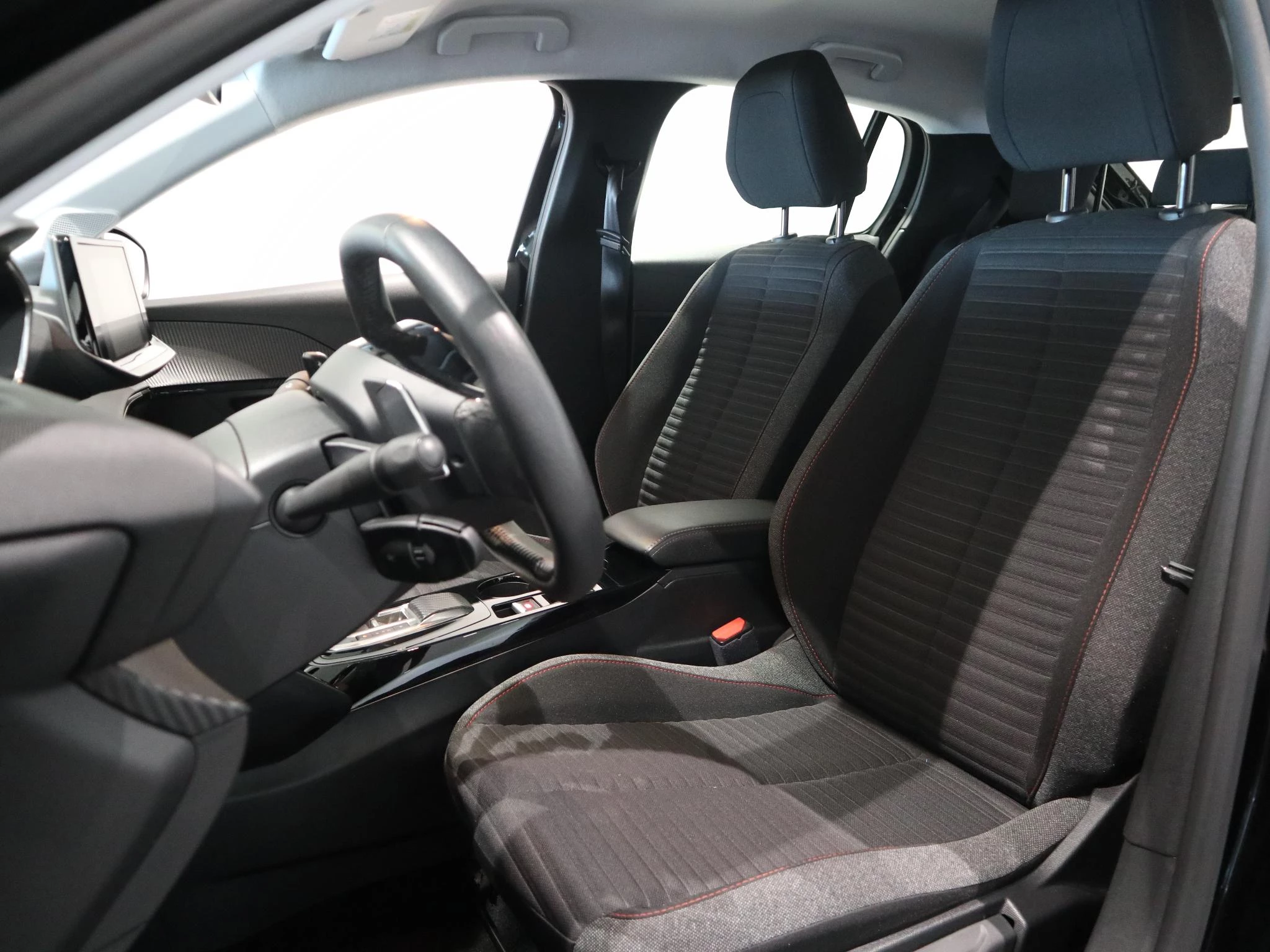 Peugeot-208-image-8