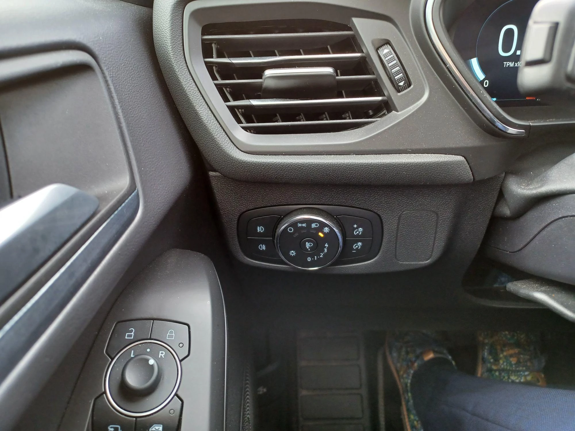 Ford Focus 1.0i EcoBoost MHEV 114kW Active X DCT