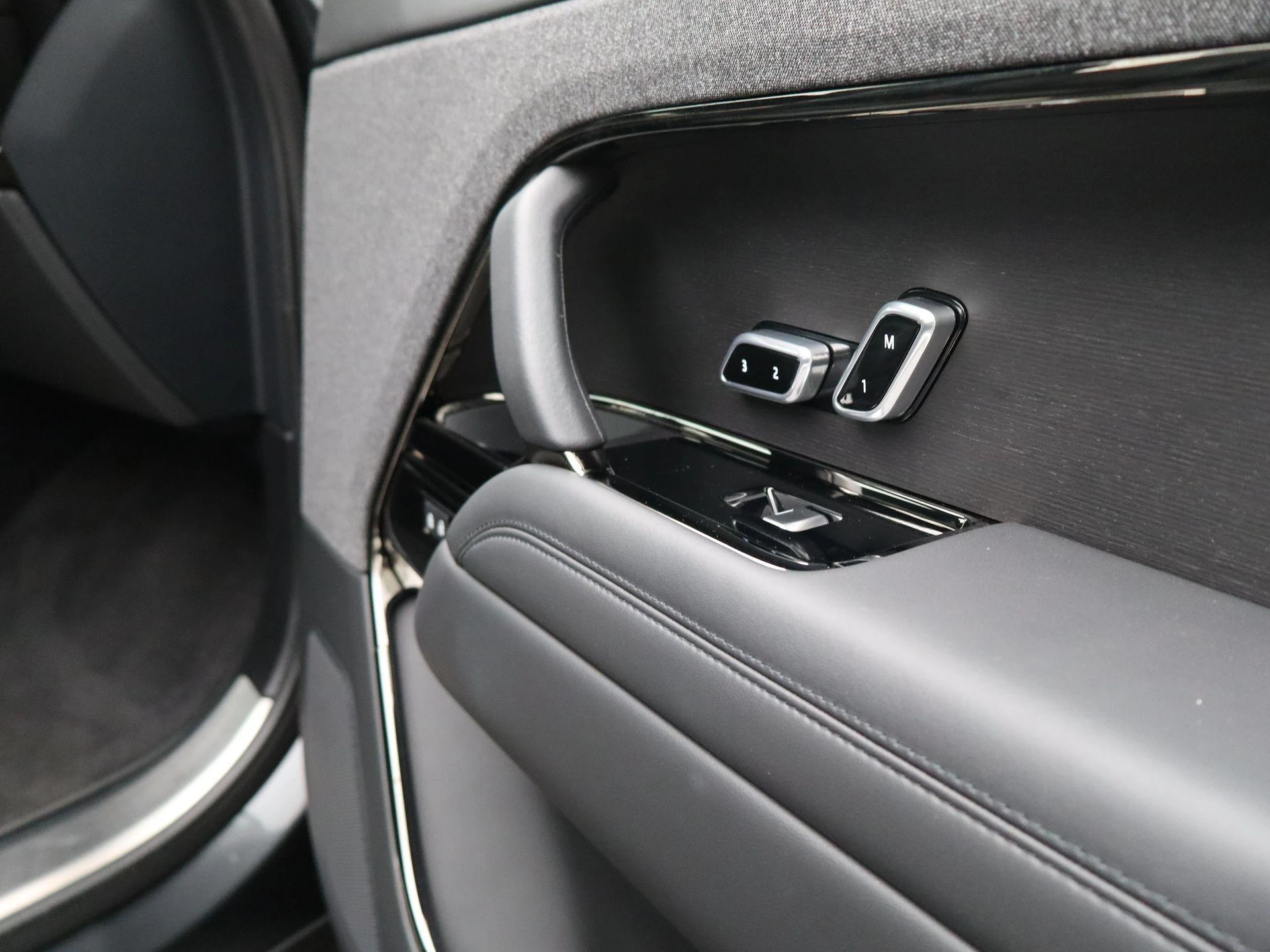 Land Rover-Range Rover Sport-image-37