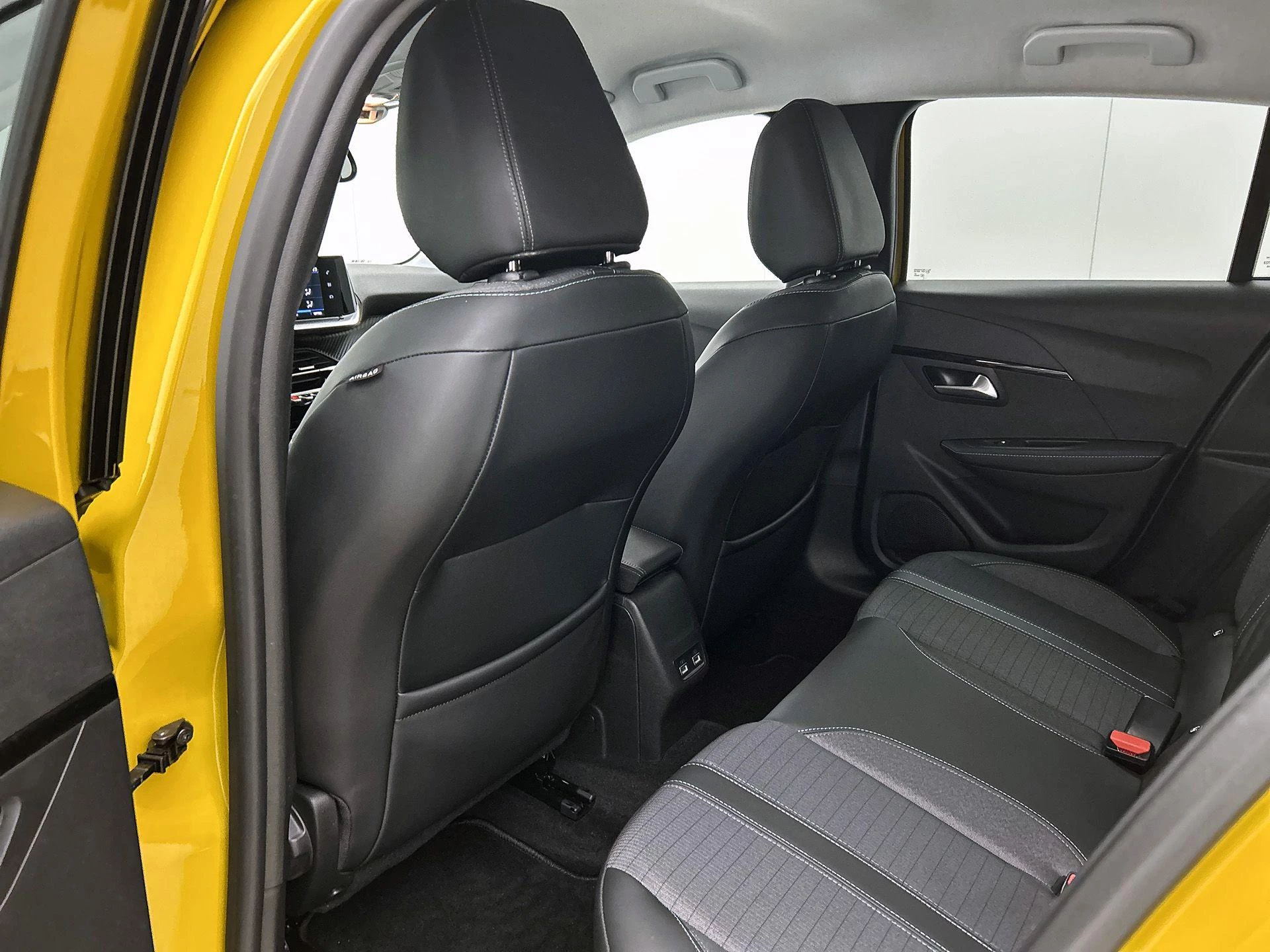 Peugeot-208-image-26