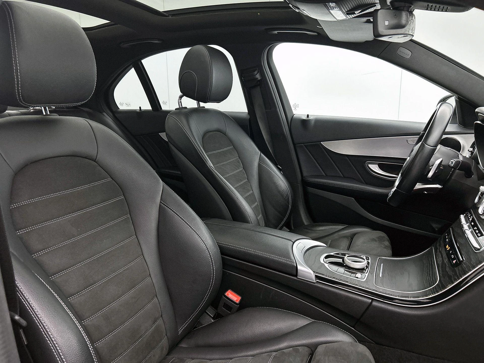Mercedes-Benz-C-Klasse-image-35