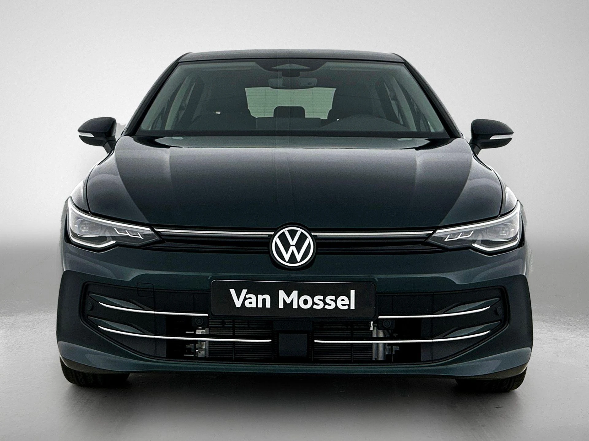 Volkswagen-Golf-image-4