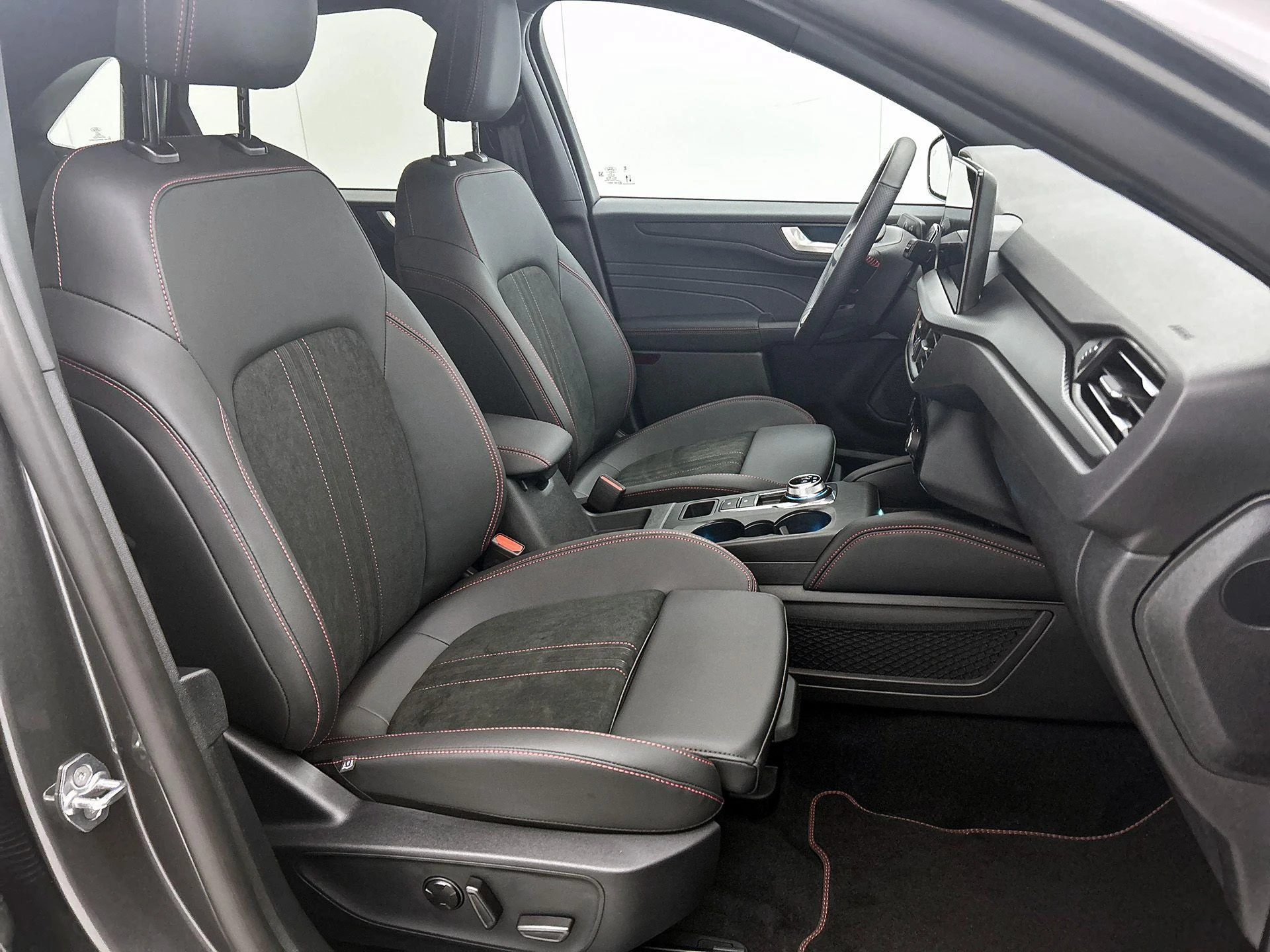 Ford-Kuga-image-49
