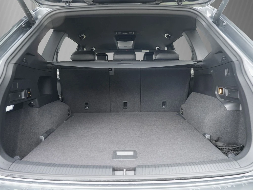 Volkswagen-Tiguan Allspace-image-5