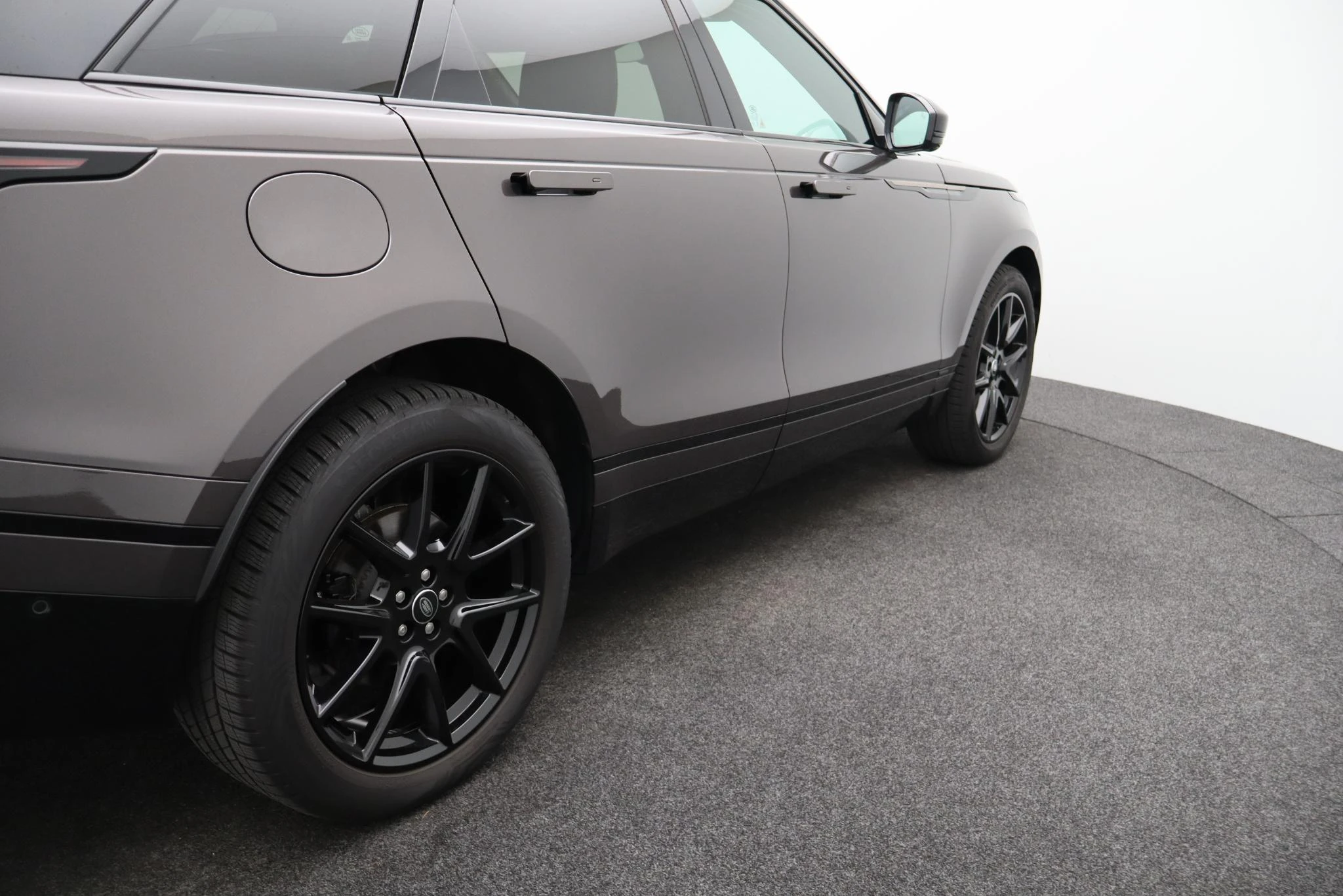 Land Rover-Range Rover Velar-image-46