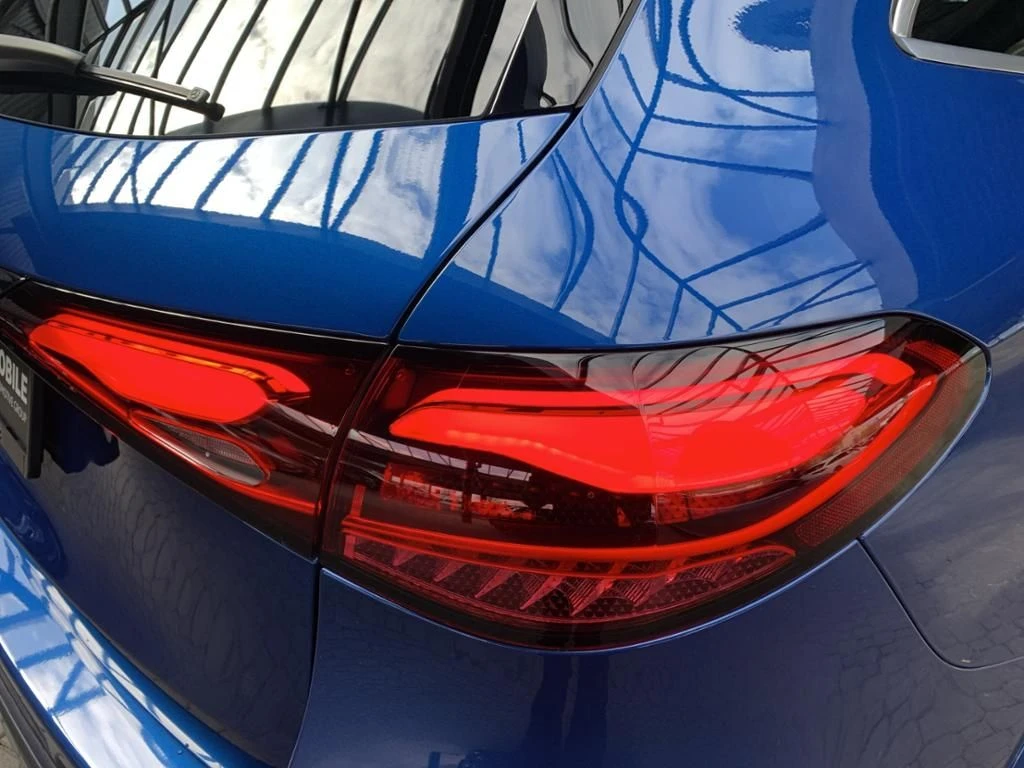 Mercedes-Benz-GLC 300-image-14
