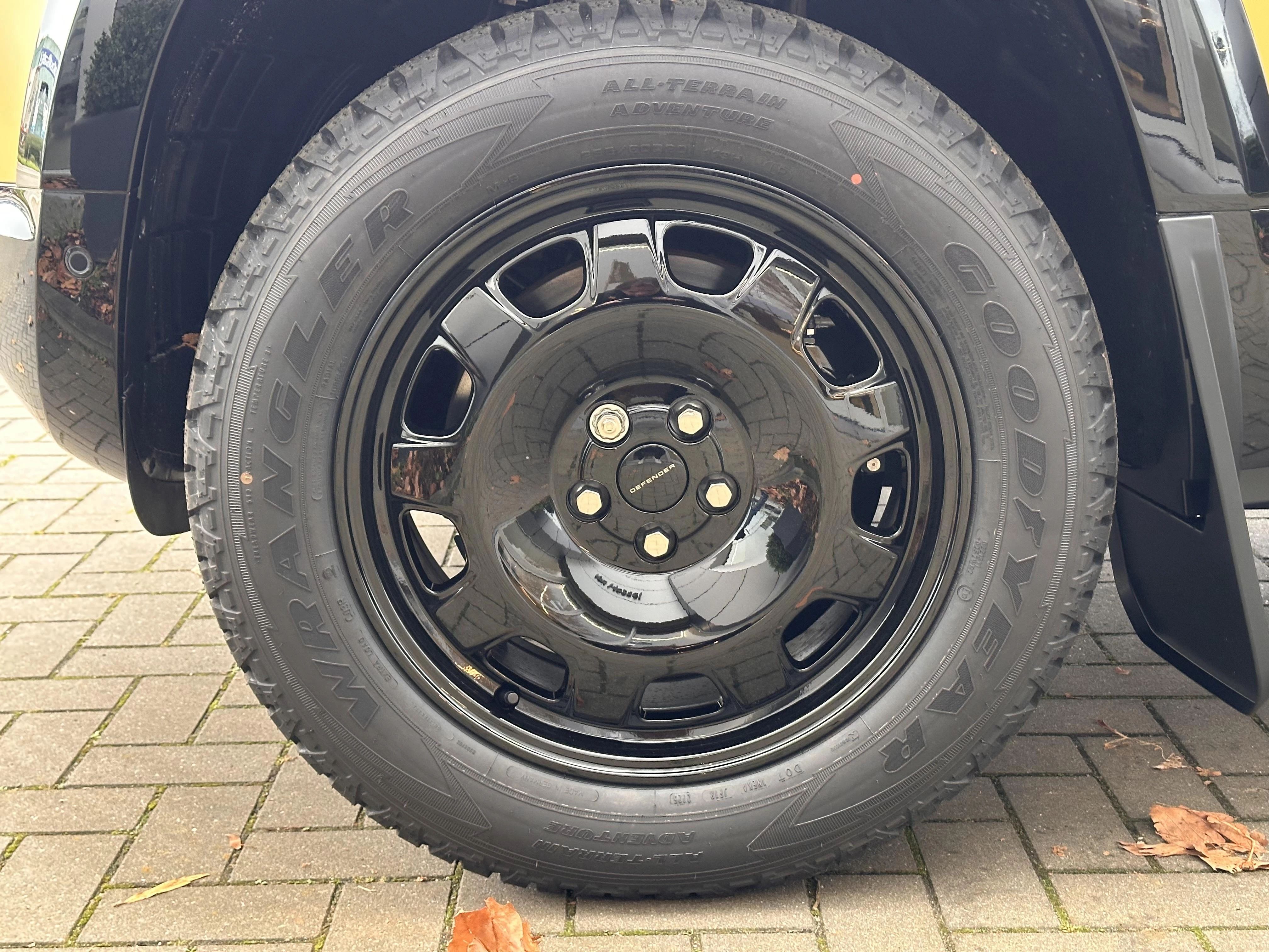 Land Rover-Defender-image-33