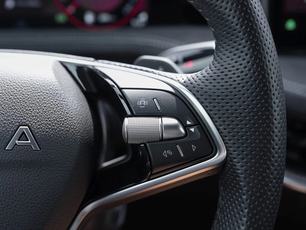 Škoda Superb Combi 2.0 TDI DSG Sportline AHK/Navi/RFK