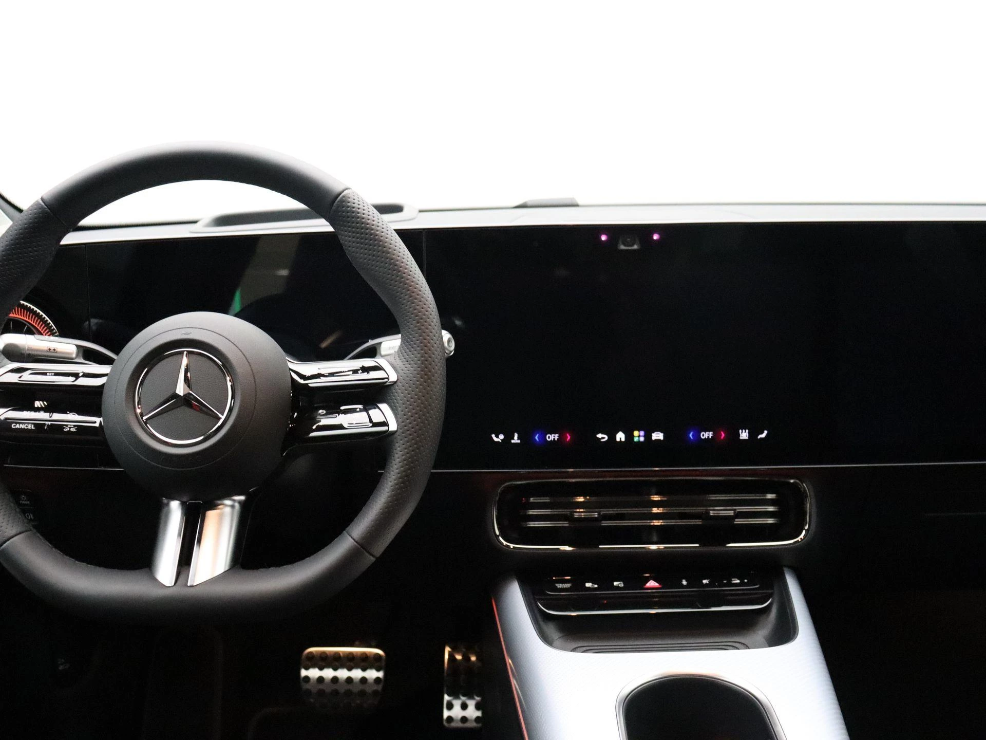 Mercedes-Benz-CLA-image-18