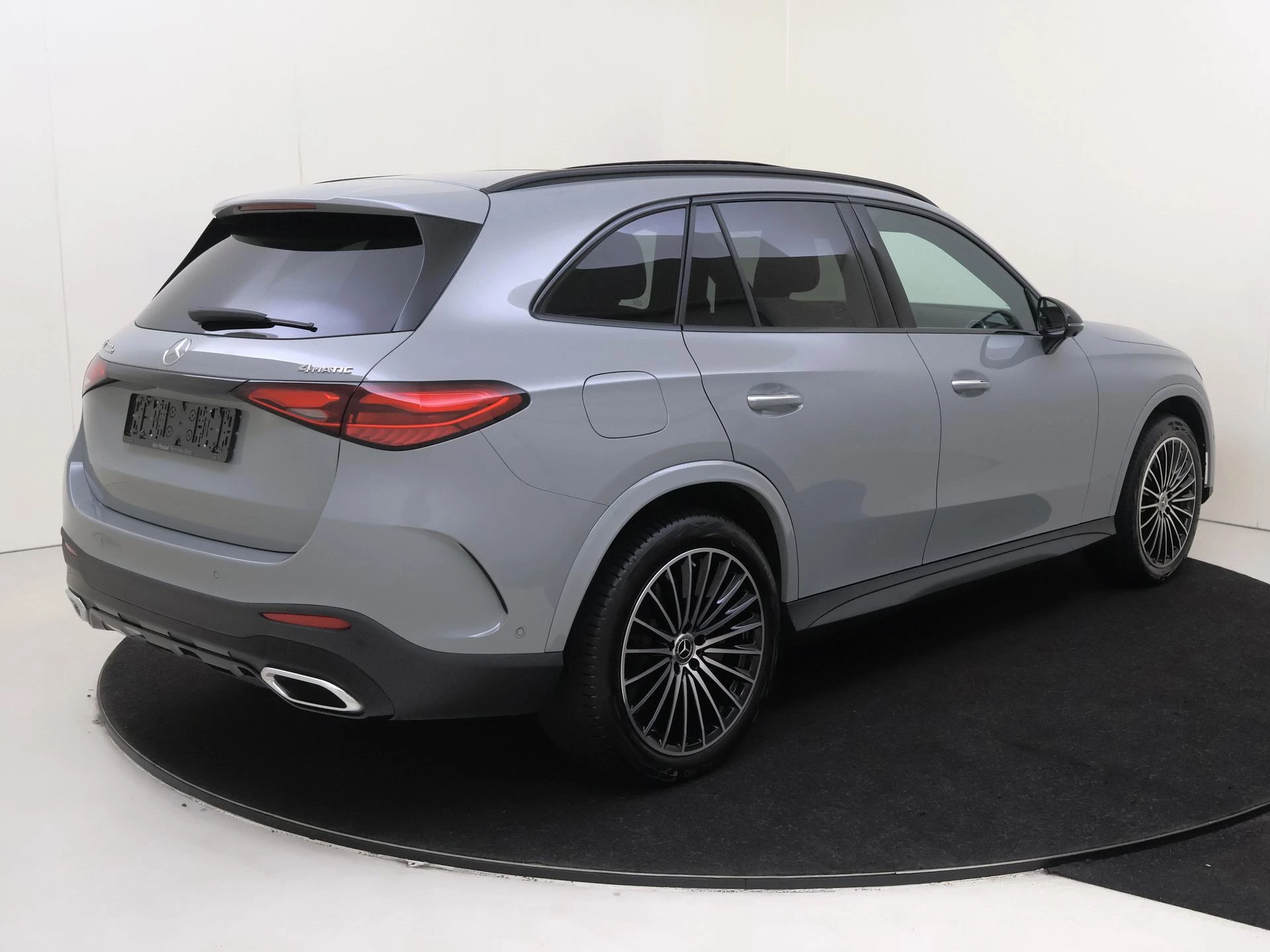 Mercedes-Benz-GLC-image-3