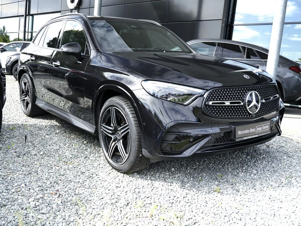Mercedes-Benz-GLC 220 d-image-4