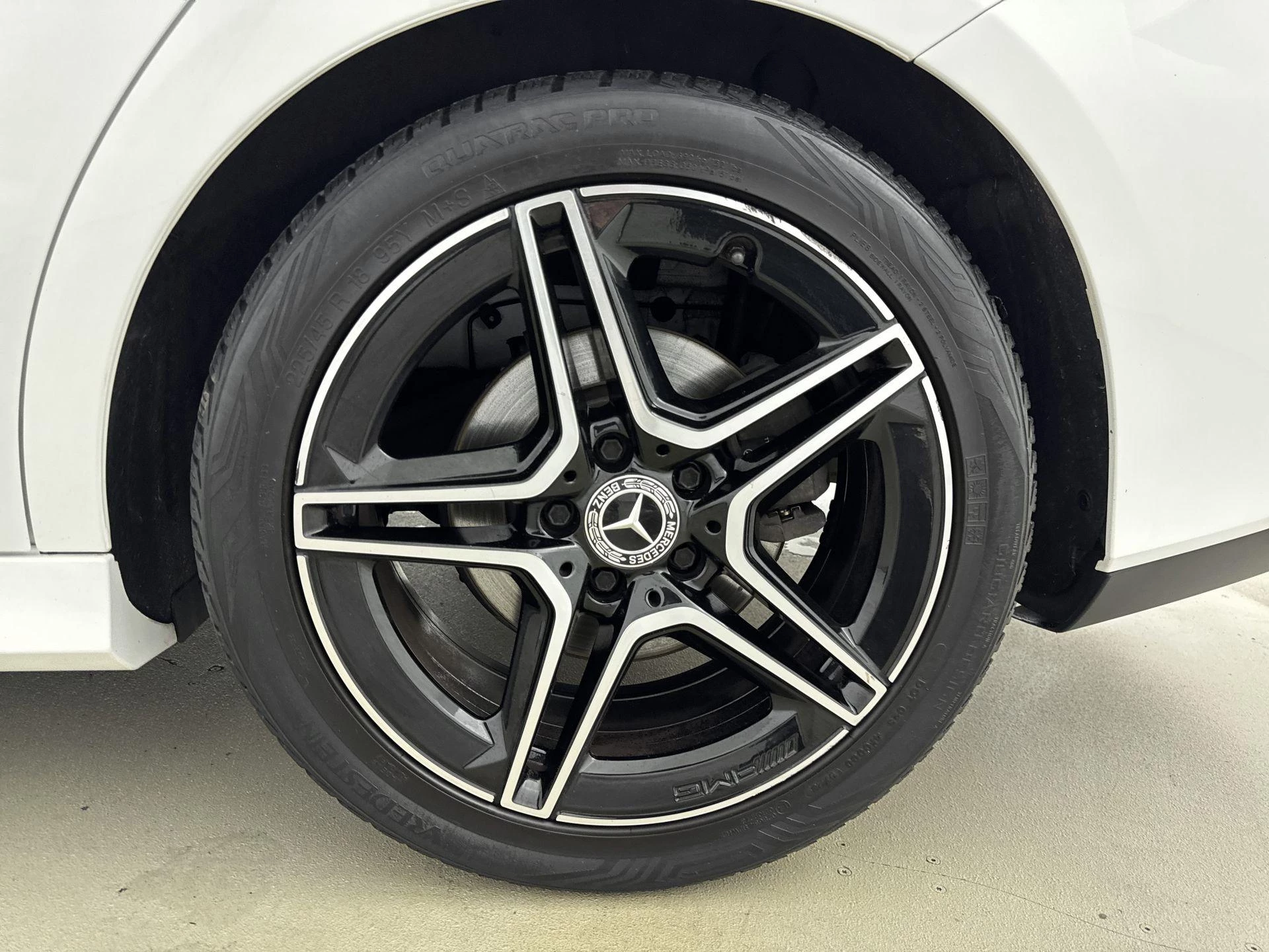 Mercedes-Benz-CLA-image-16