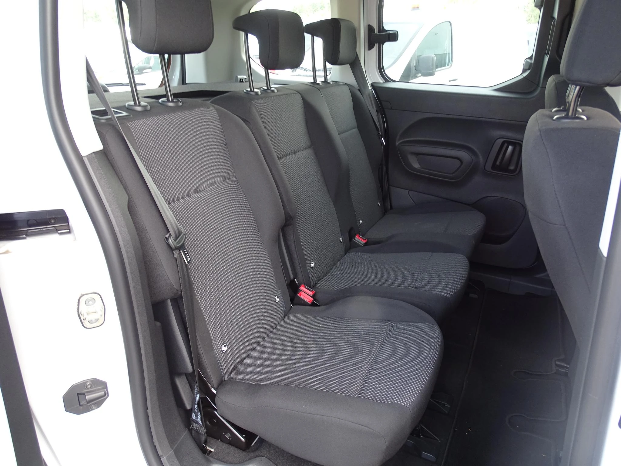 Citroën-ë-Berlingo-image-14