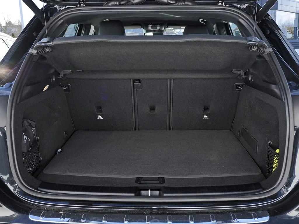 Mercedes-Benz-GLA 200 d-image-14