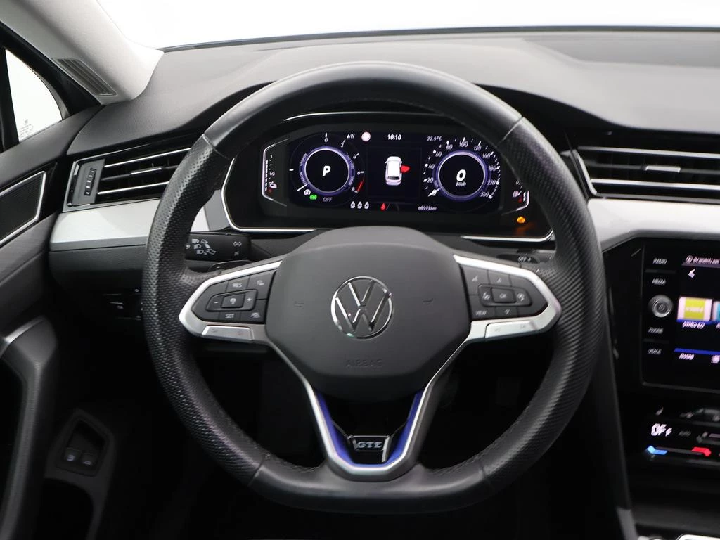 Volkswagen-Passat-image-13