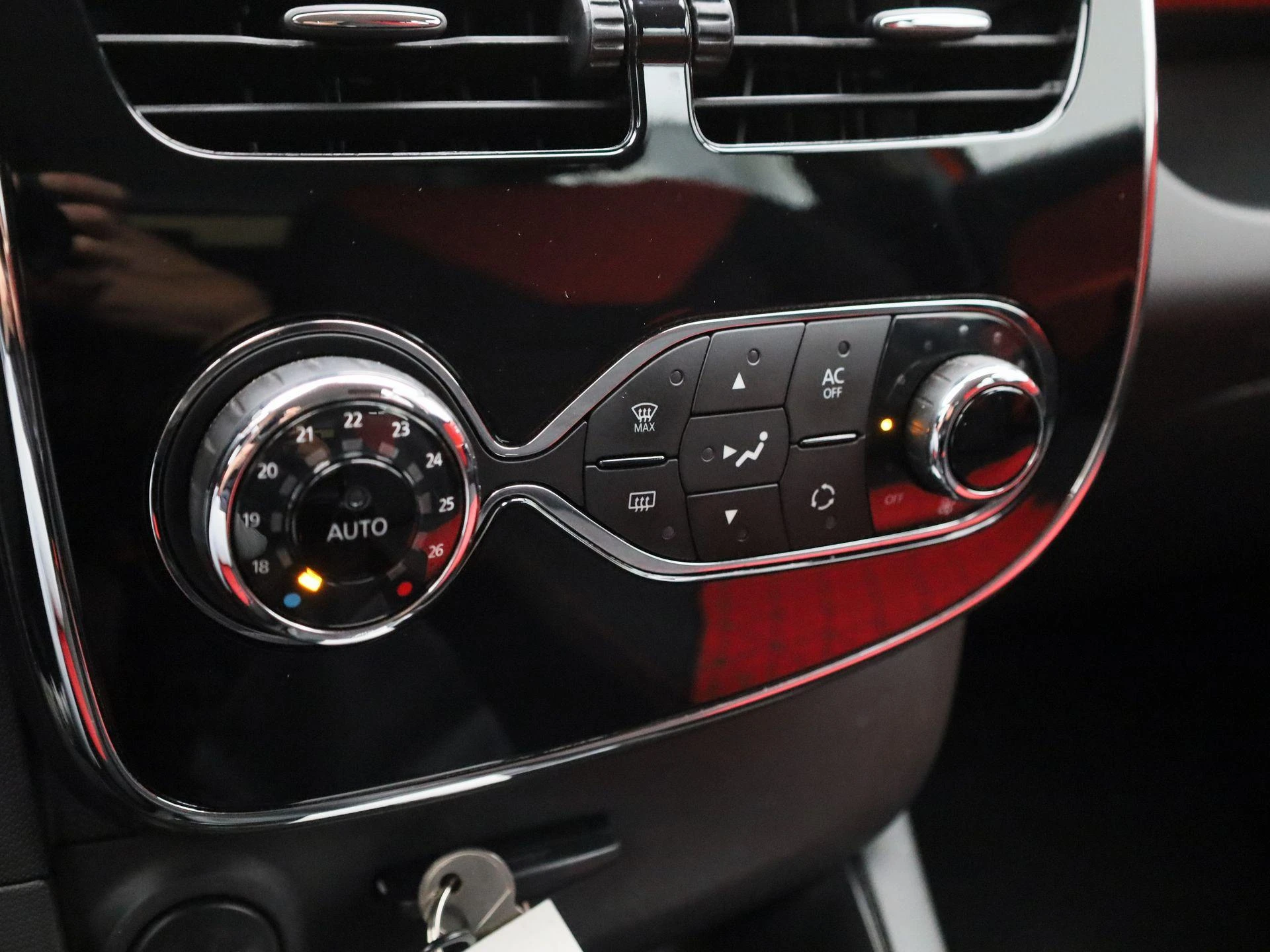 Renault-Clio-image-25