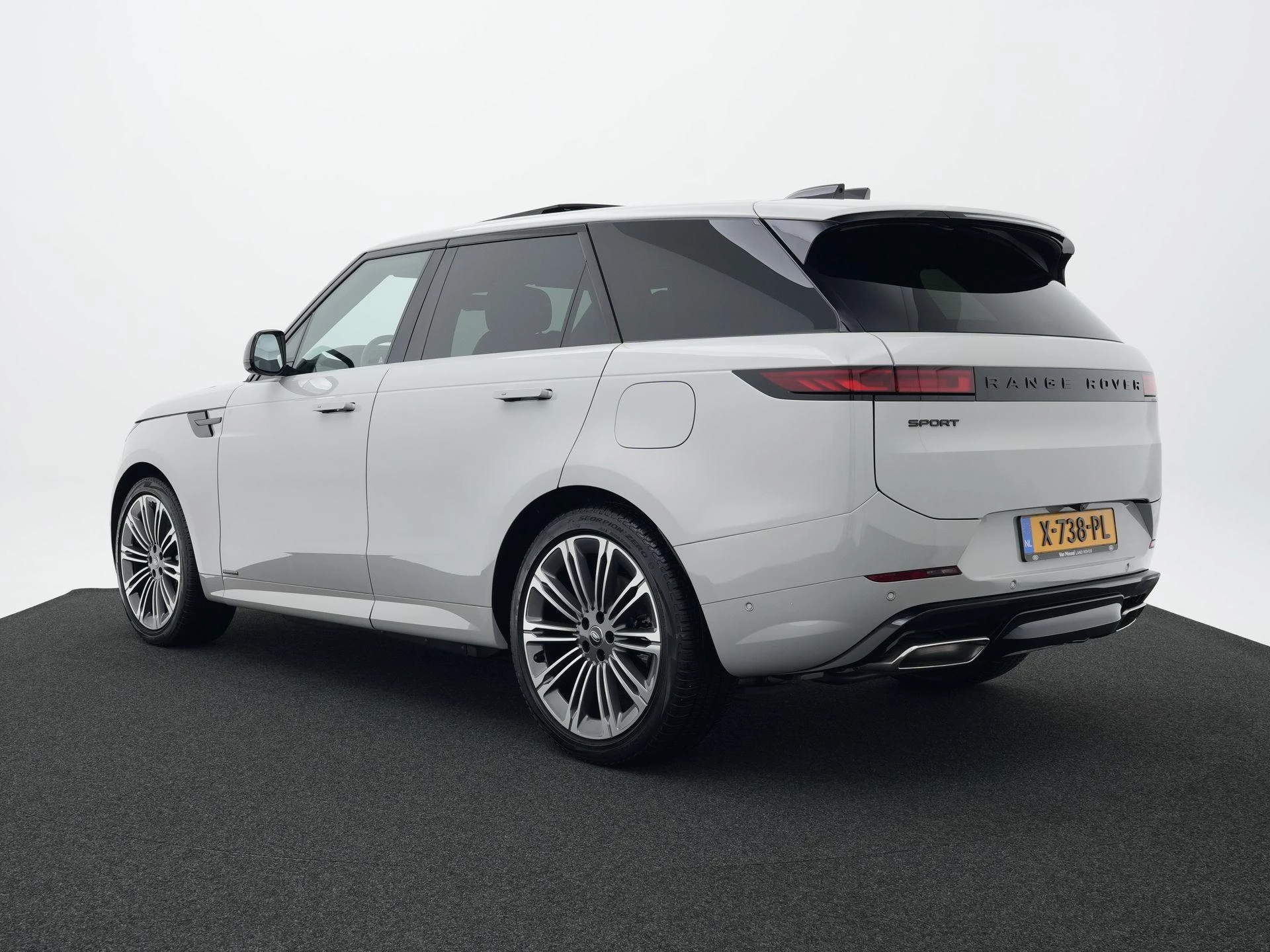 Land Rover-Range Rover Sport-image-2