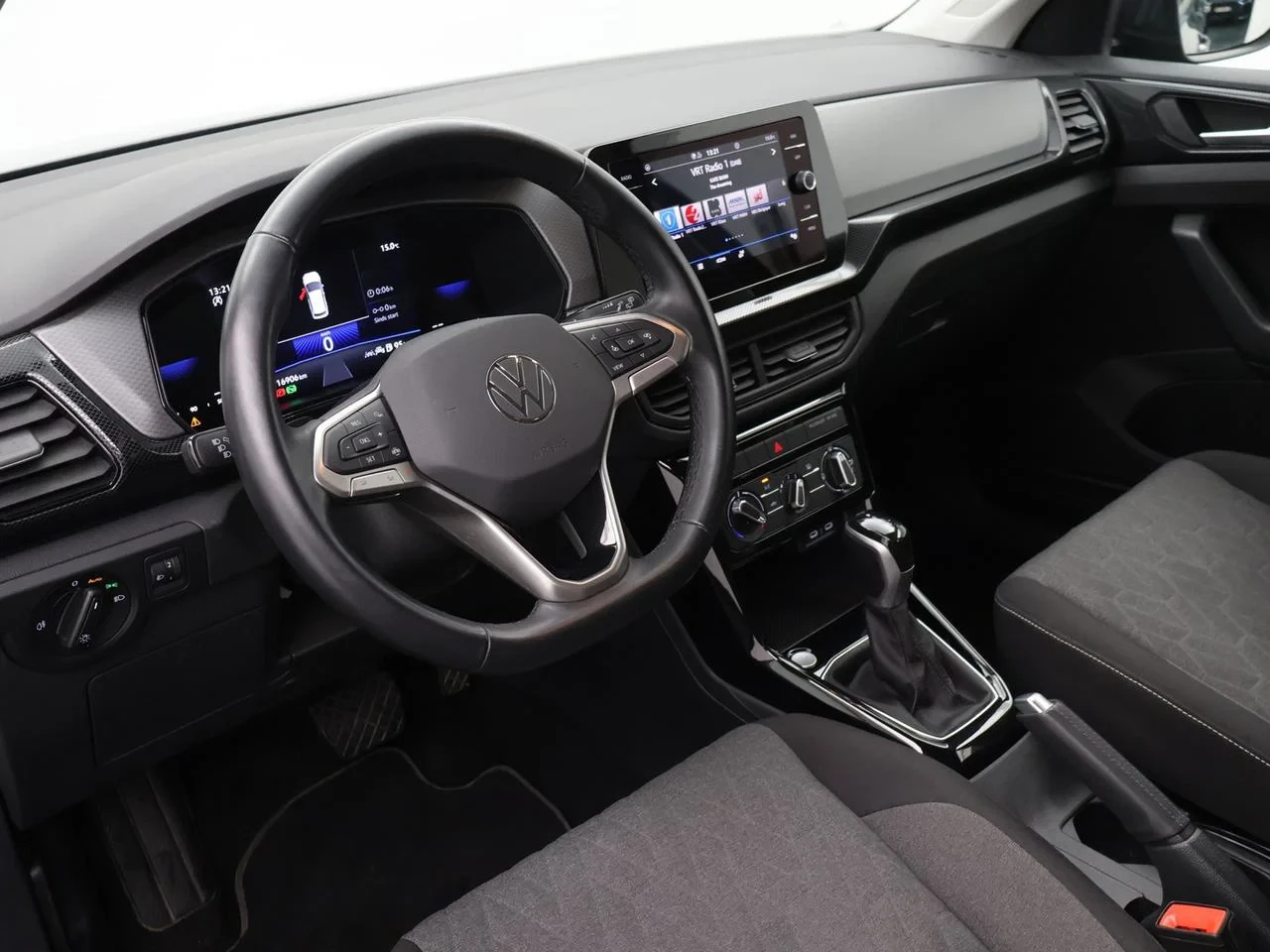 Volkswagen-T-Cross-image-6