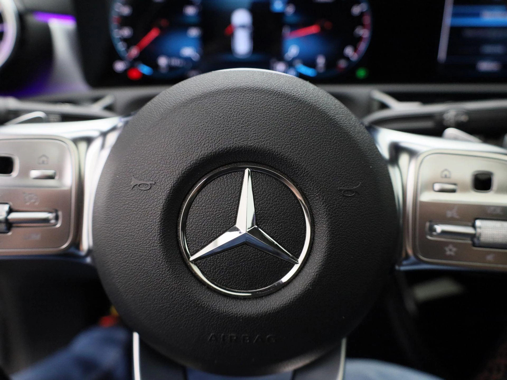 Mercedes-Benz-CLA-image-35