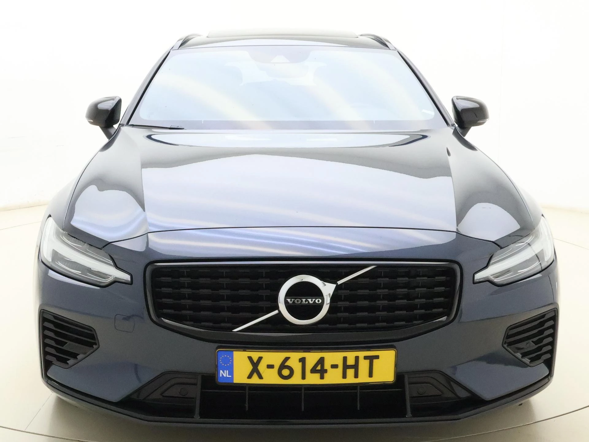 Volvo V60 2.0 T6 Plug-in hybrid AWD Essential Bright