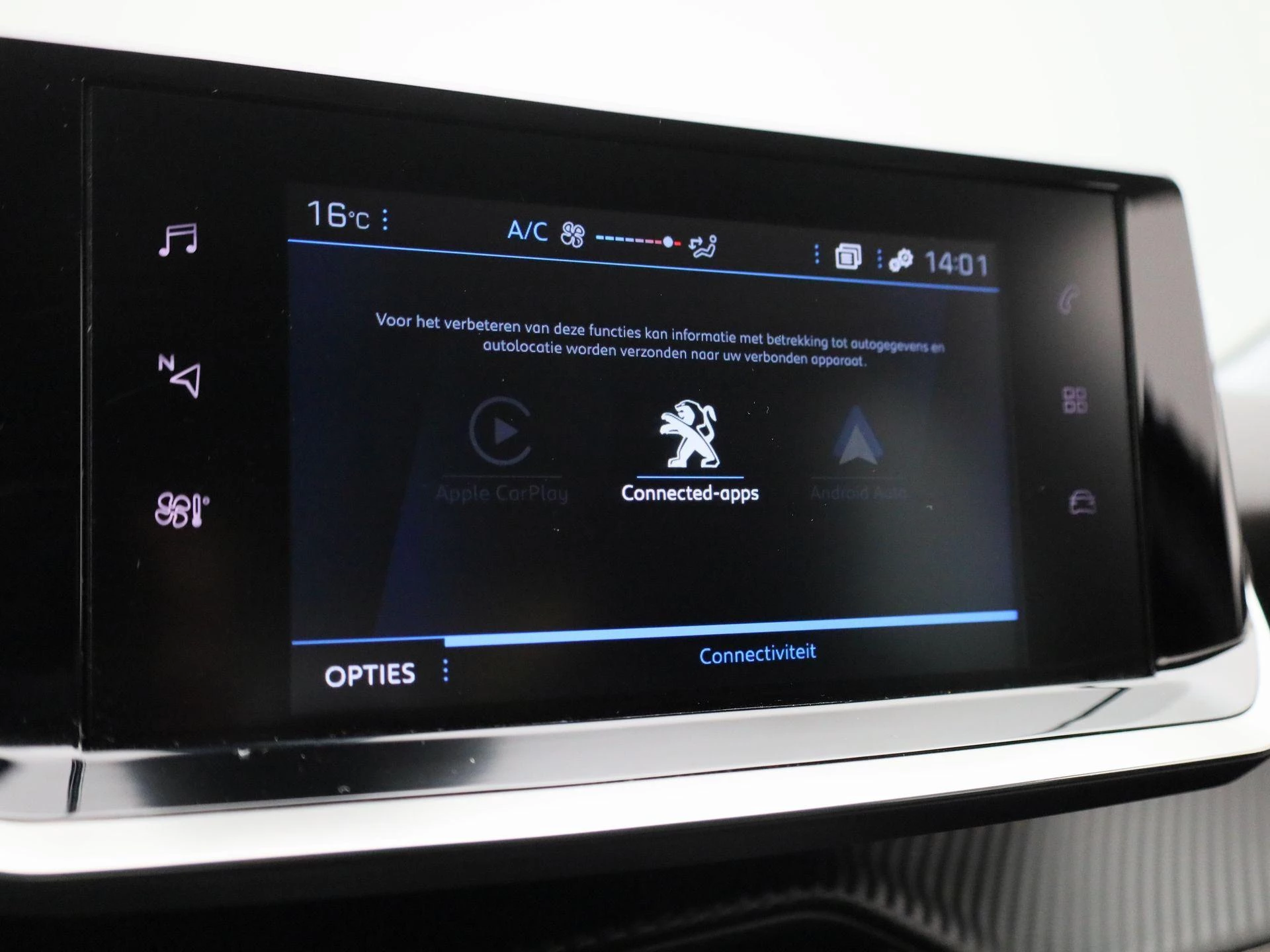 Peugeot-208-image-25