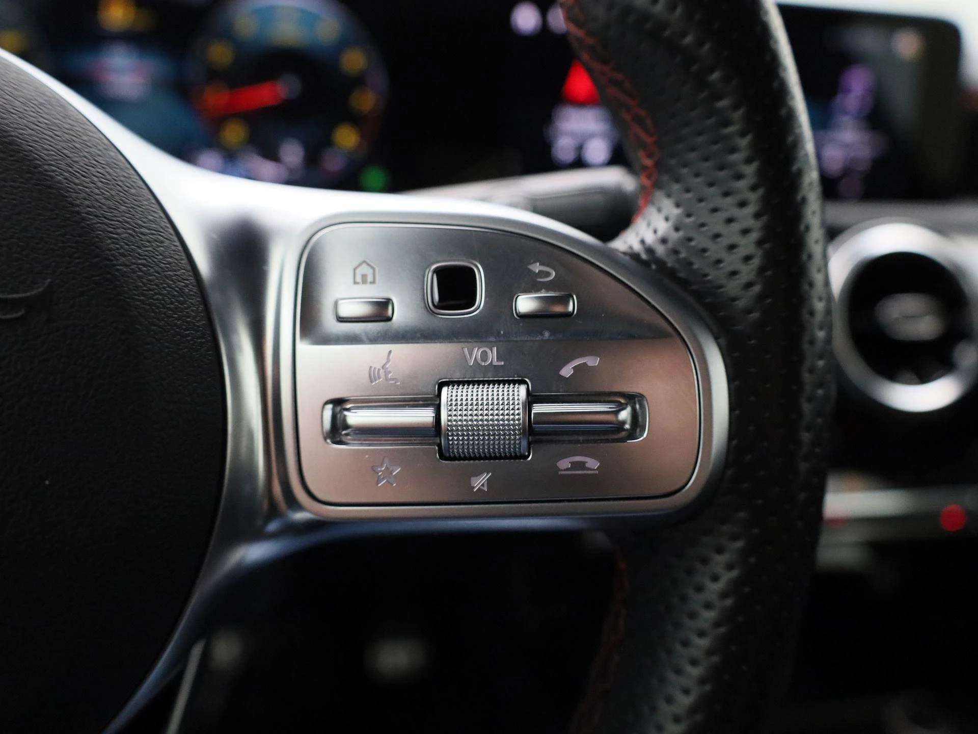 Mercedes-Benz A-Klasse 180 Business Solution AMG