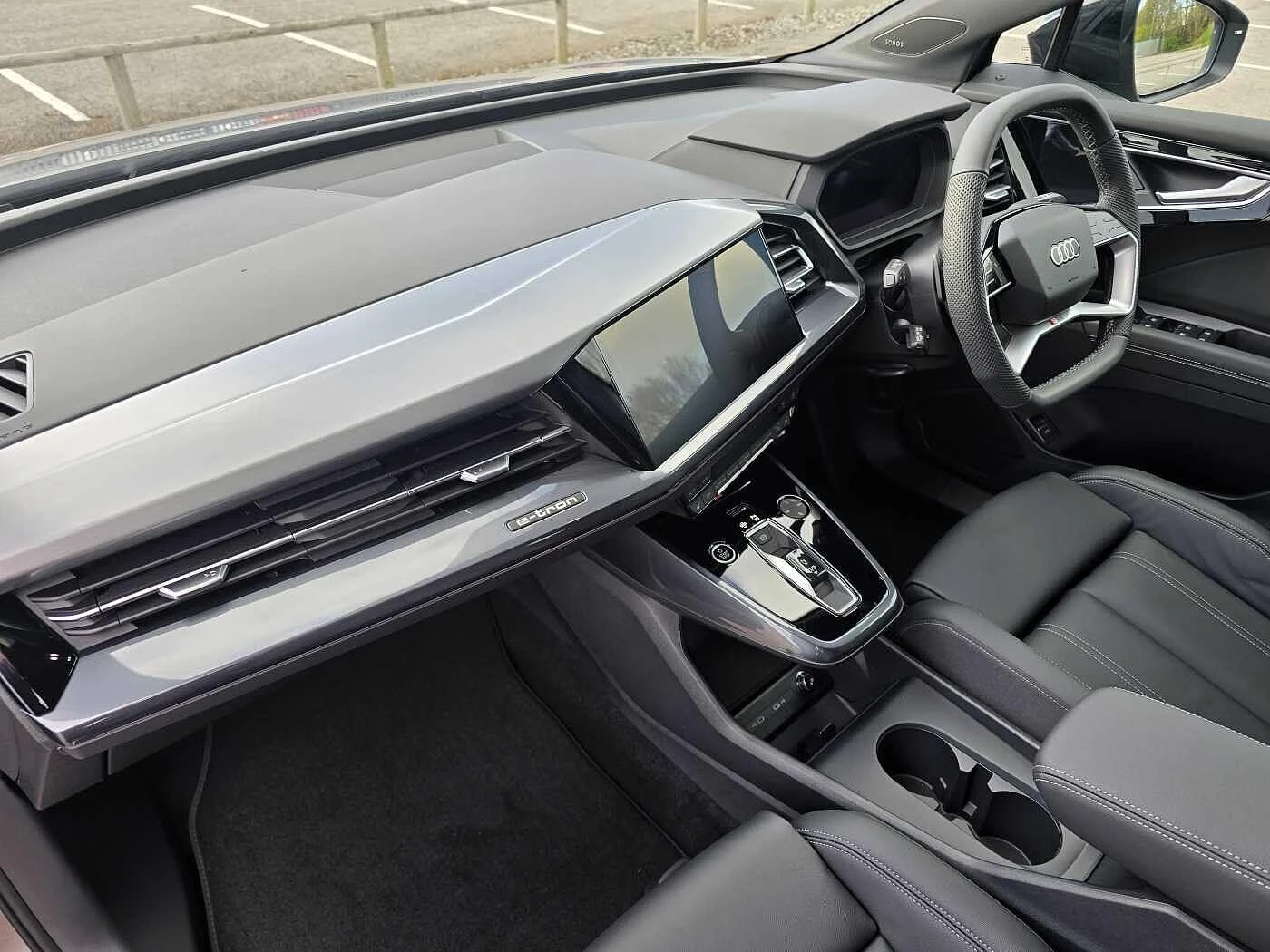 Audi-Q4 e-tron-image-1