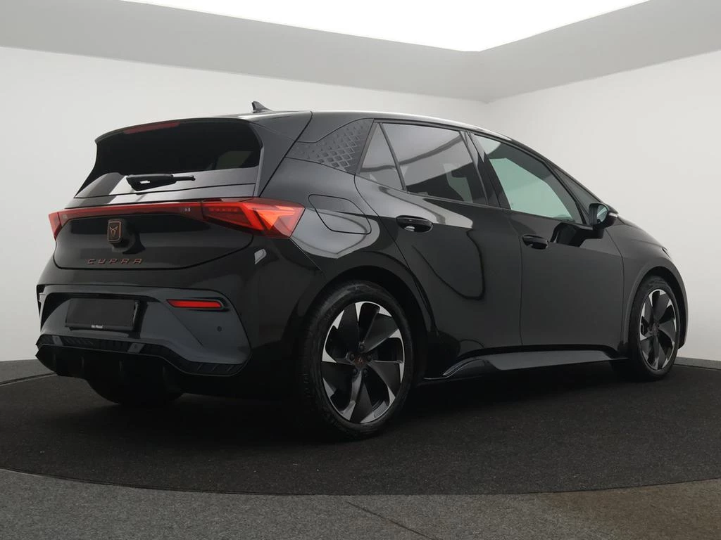 CUPRA Born Born eBoost Business 231pk v 59 kWh * DEMO *