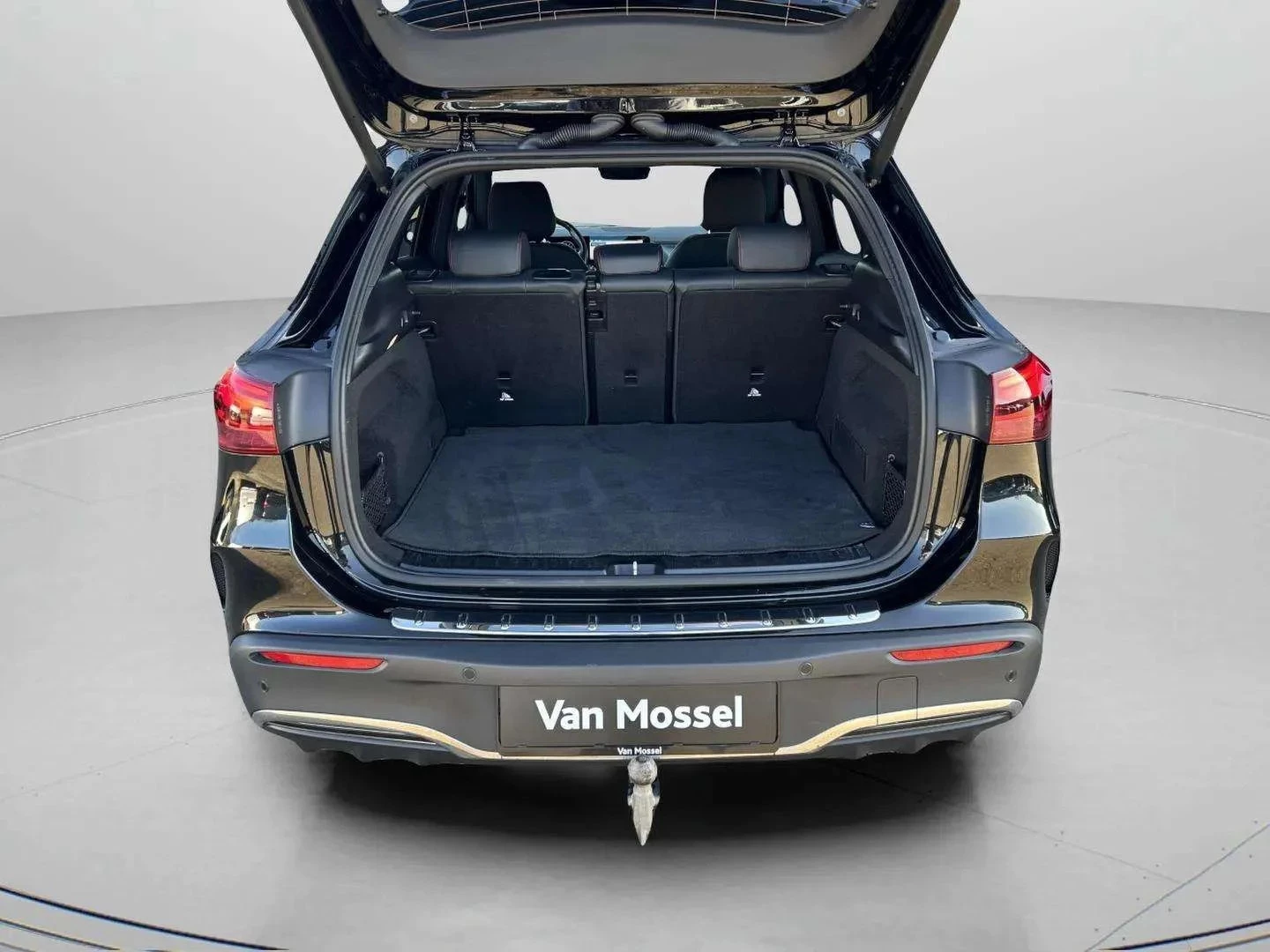 Mercedes-Benz-EQA-image-21