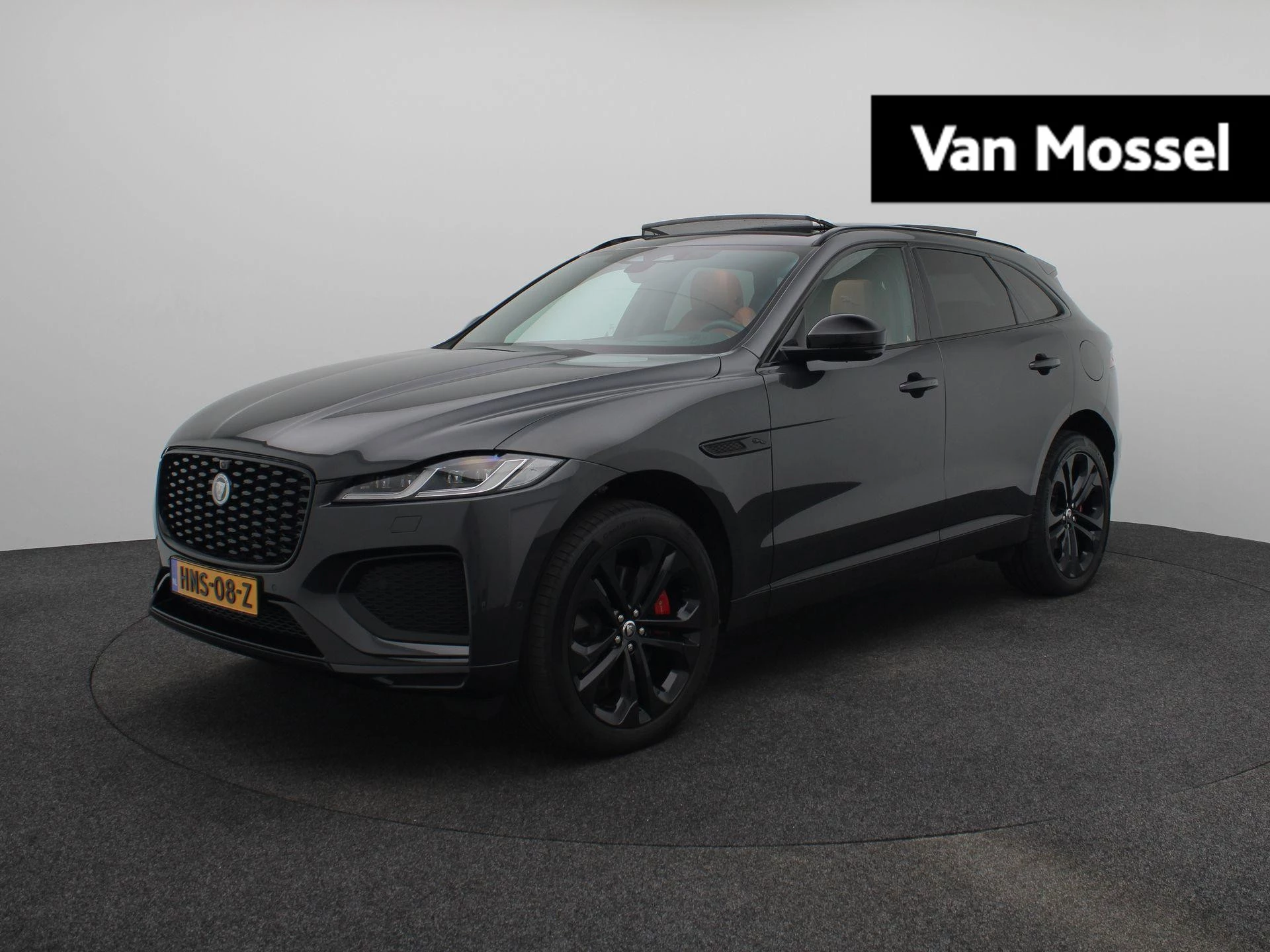 Jaguar-F-PACE-image-0