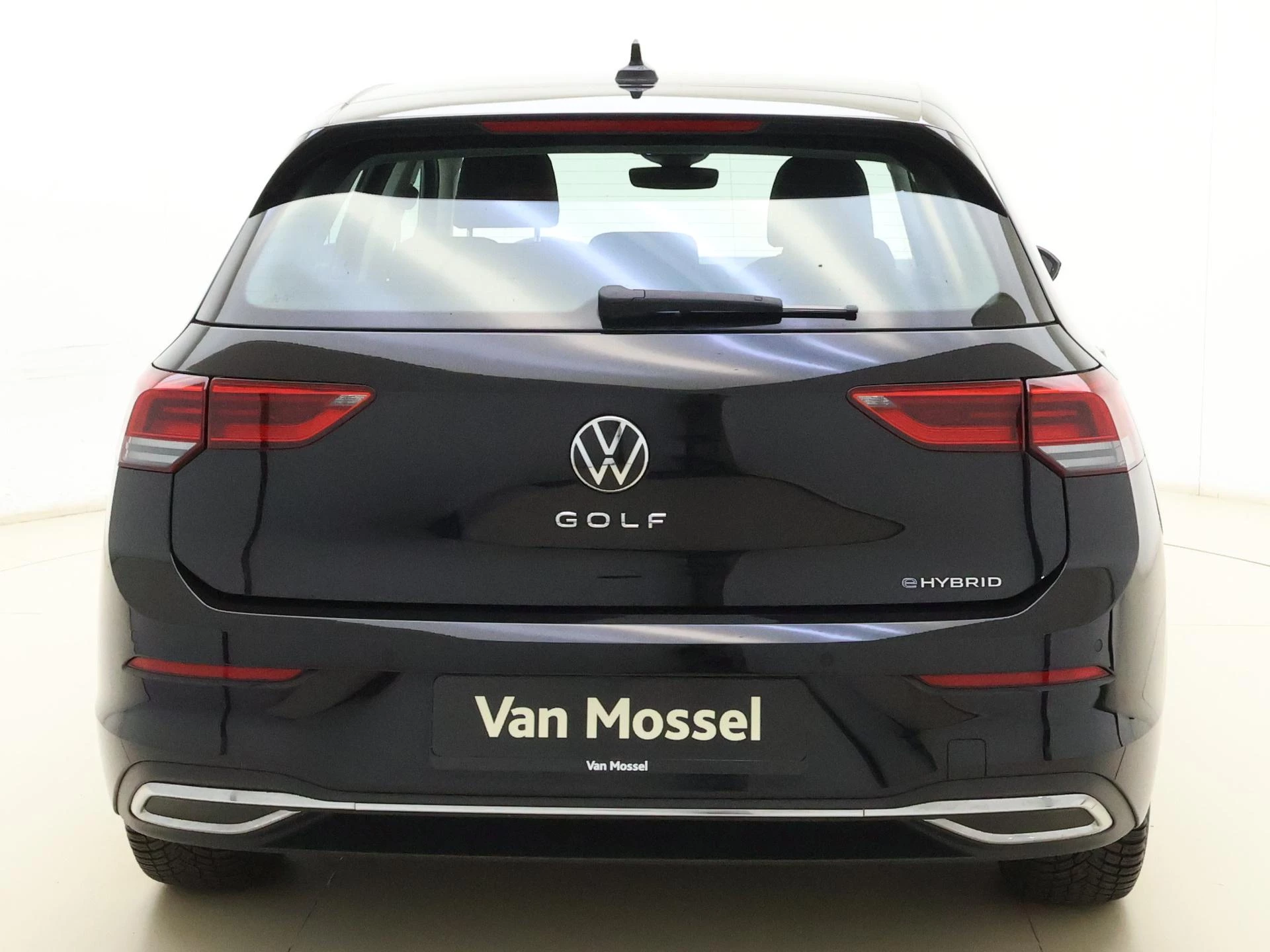 Volkswagen-Golf-image-7