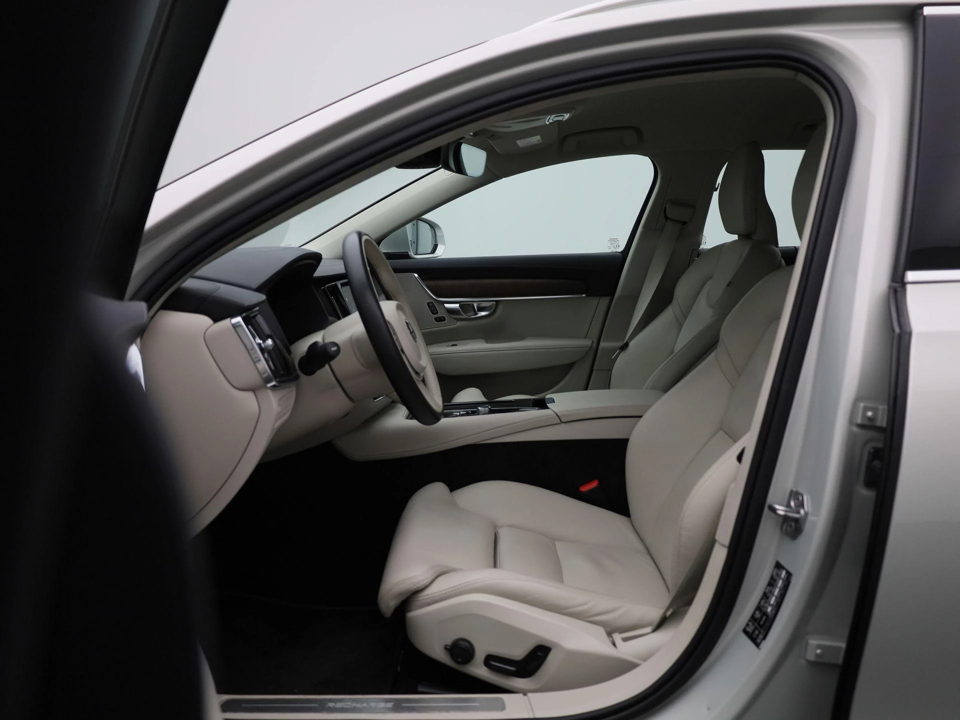 Volvo-V90-image-11
