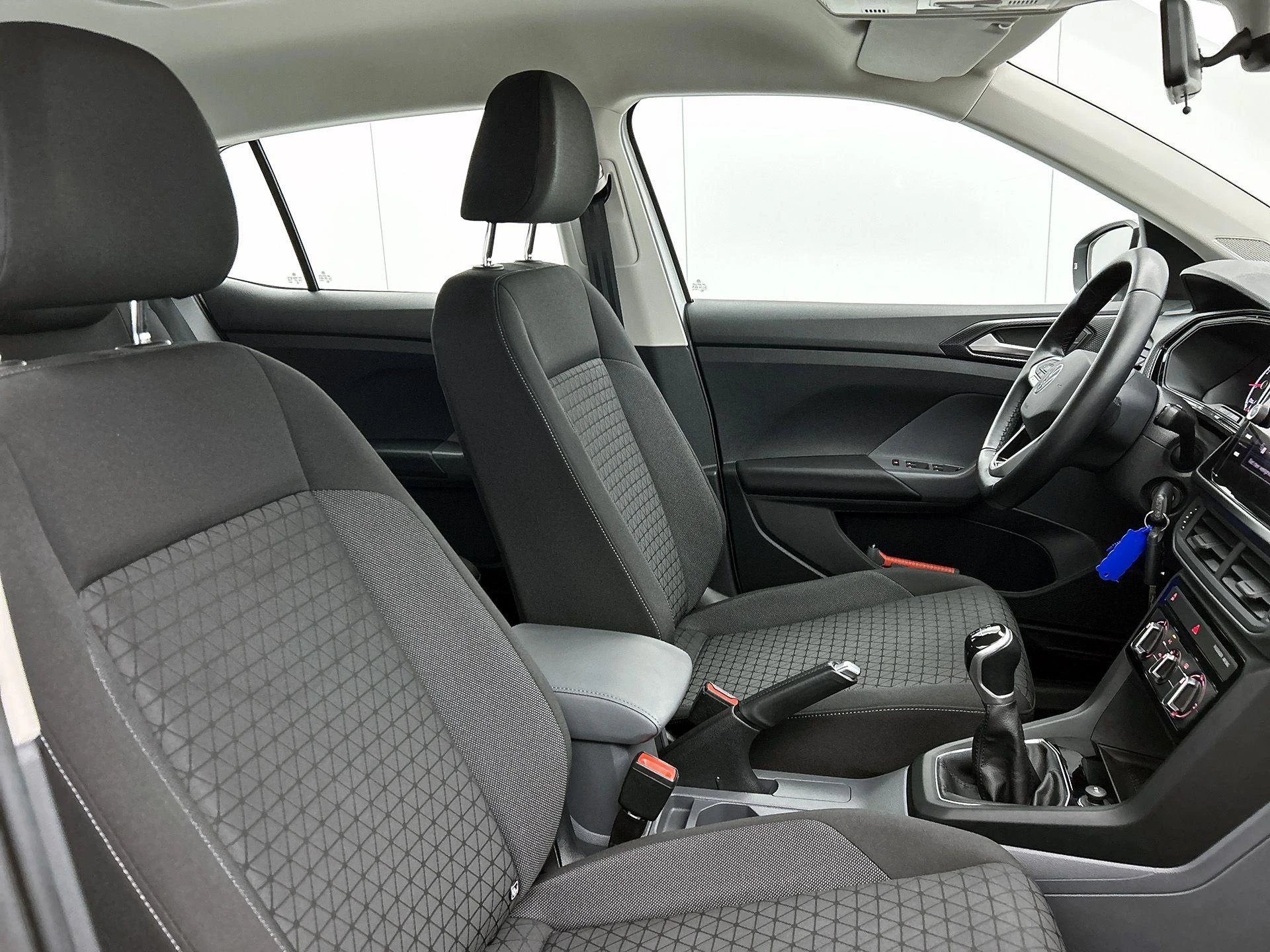 Volkswagen-T-Cross-image-32
