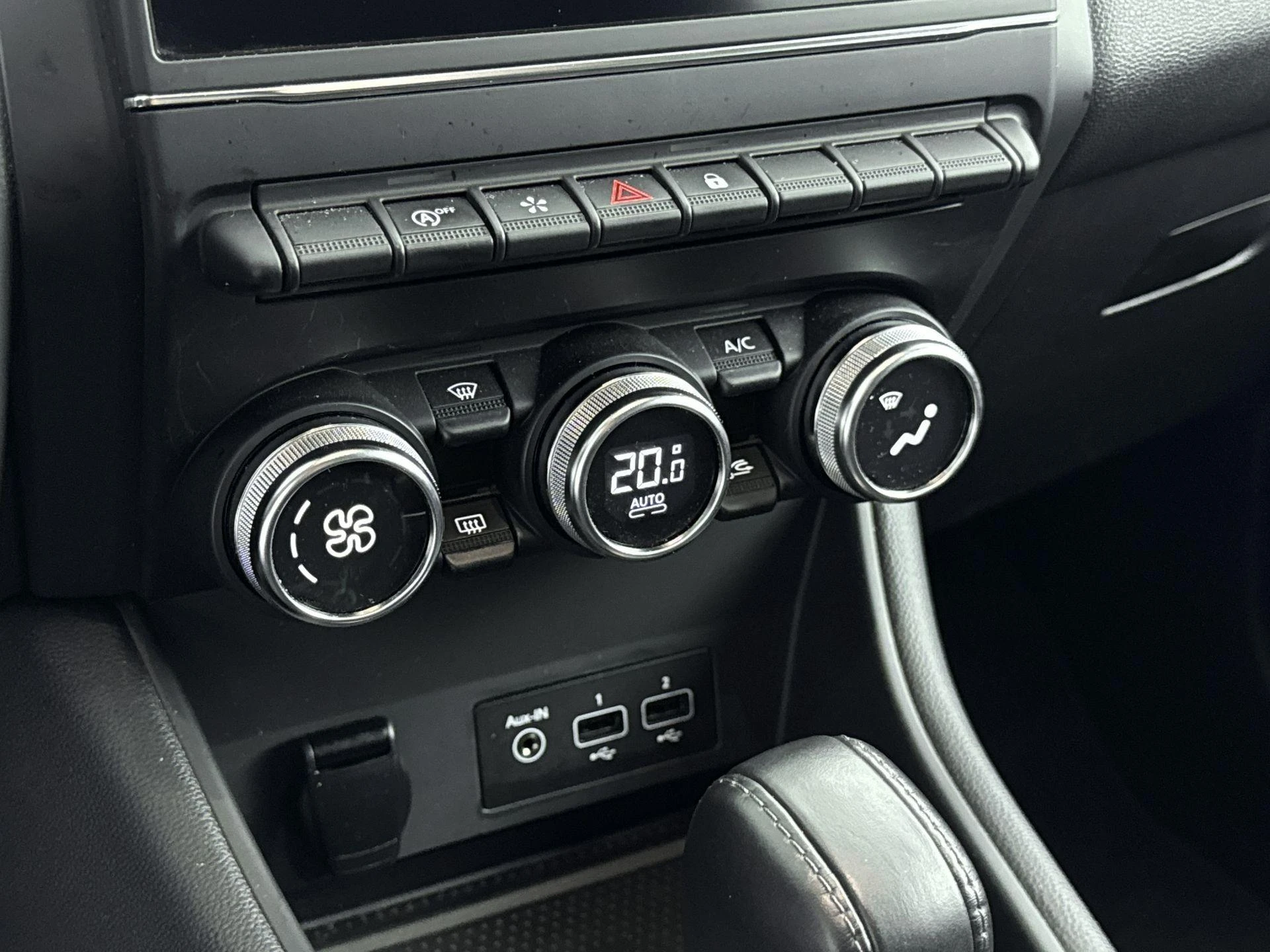 Renault-Captur-image-16