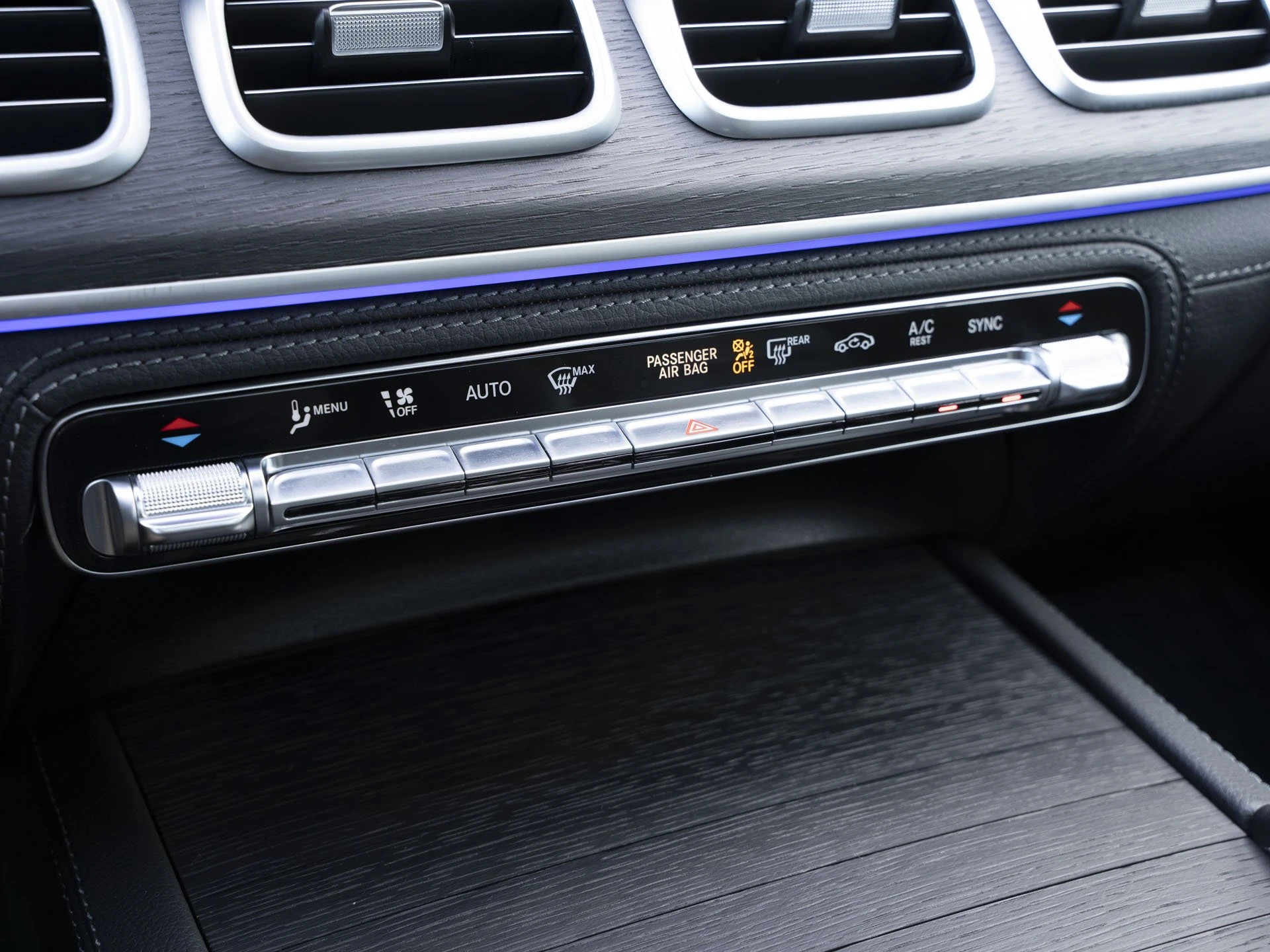 Mercedes-Benz-GLE-image-19