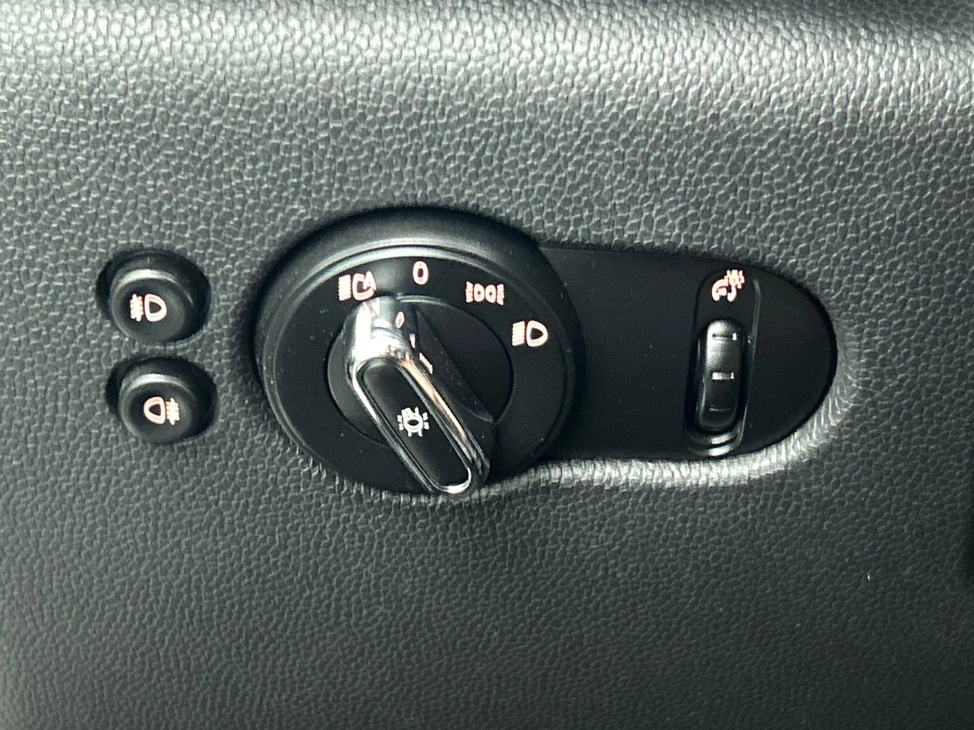 MINI-Cooper Cabrio-image-10