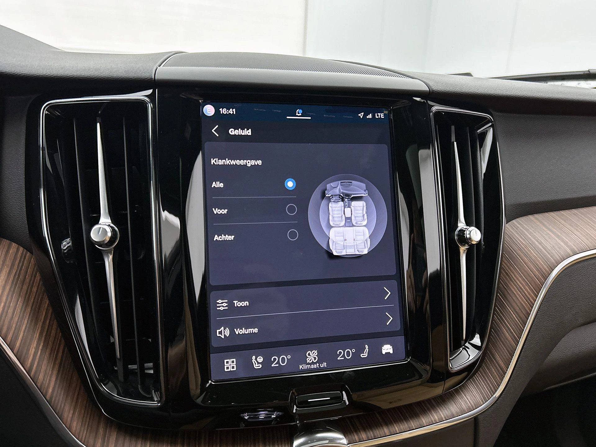 Volvo-XC60-image-15